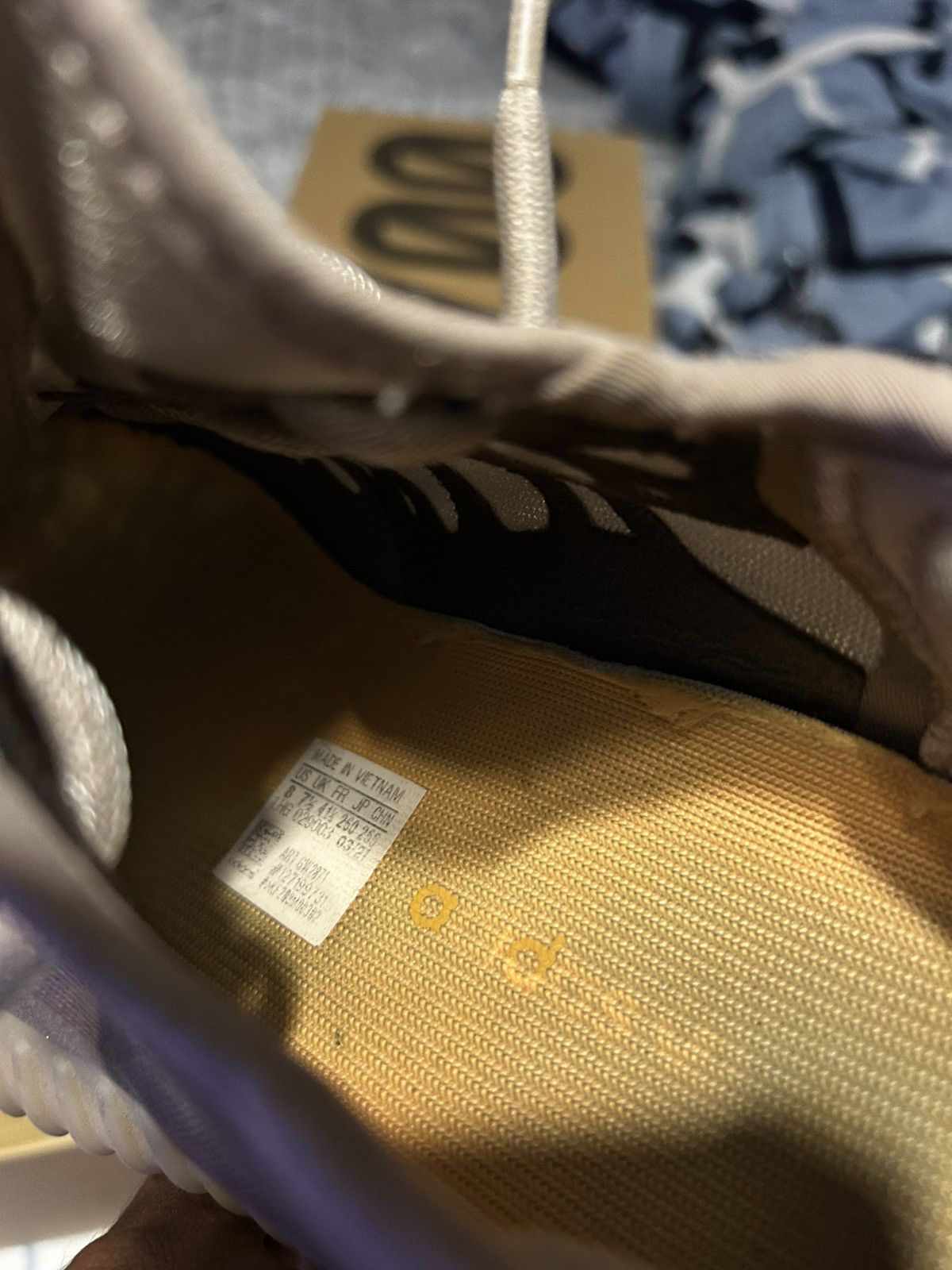 Yeezy Yeezy Boost 350 V2 Cream trainers Size US 8 / EU 41 - 6 Thumbnail