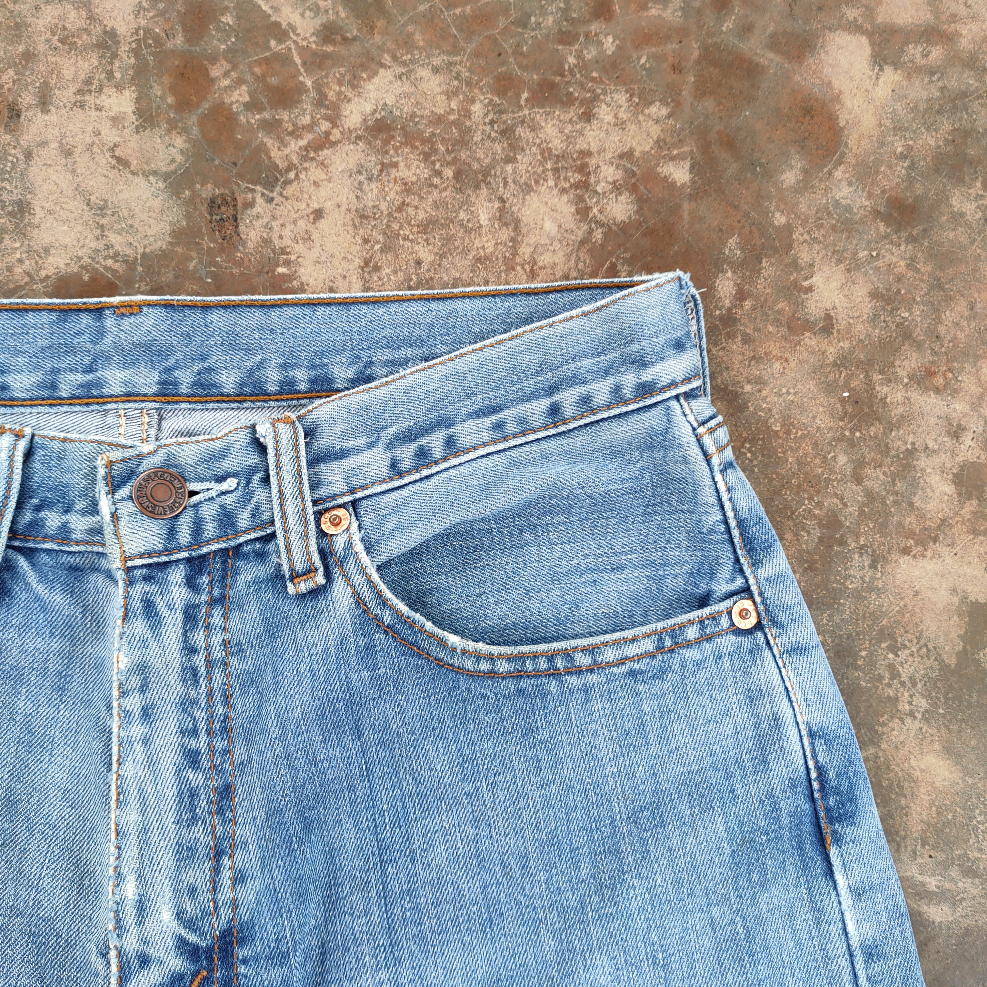 Levi's Vintage Clothing VINTAGE LEVI'S 512 FADED DISTRESSED JEANS DENIM PANTS Size US 30 / EU 46 - 9 Thumbnail