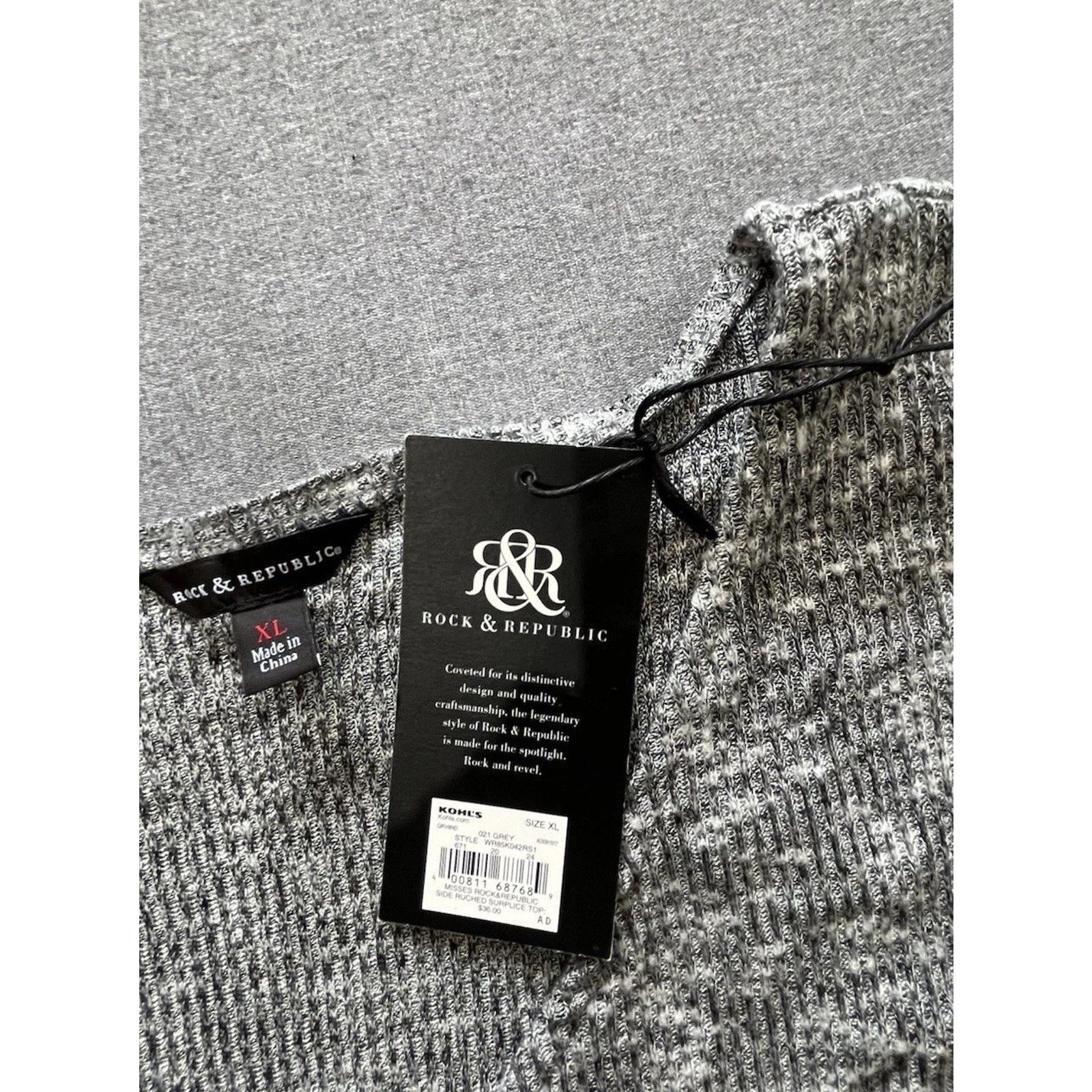 Rock & Republic rock & republic Black & Gray v-neck Blouse size XL Size XL / US 12-14 / IT 48-50 - 3 Thumbnail