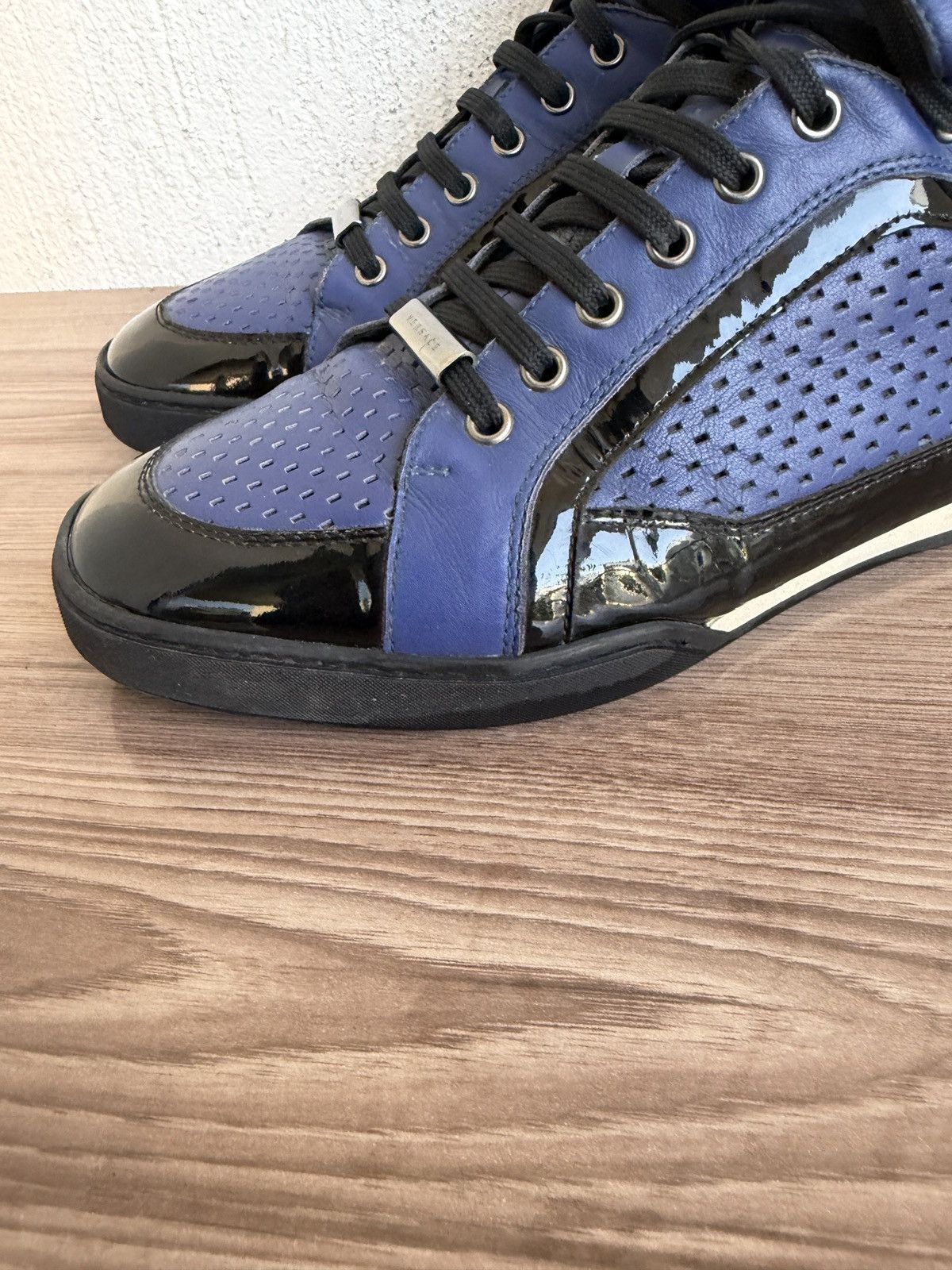 Versace Versace medusa sneakers Size US 10 / EU 43 - 2 Thumbnail