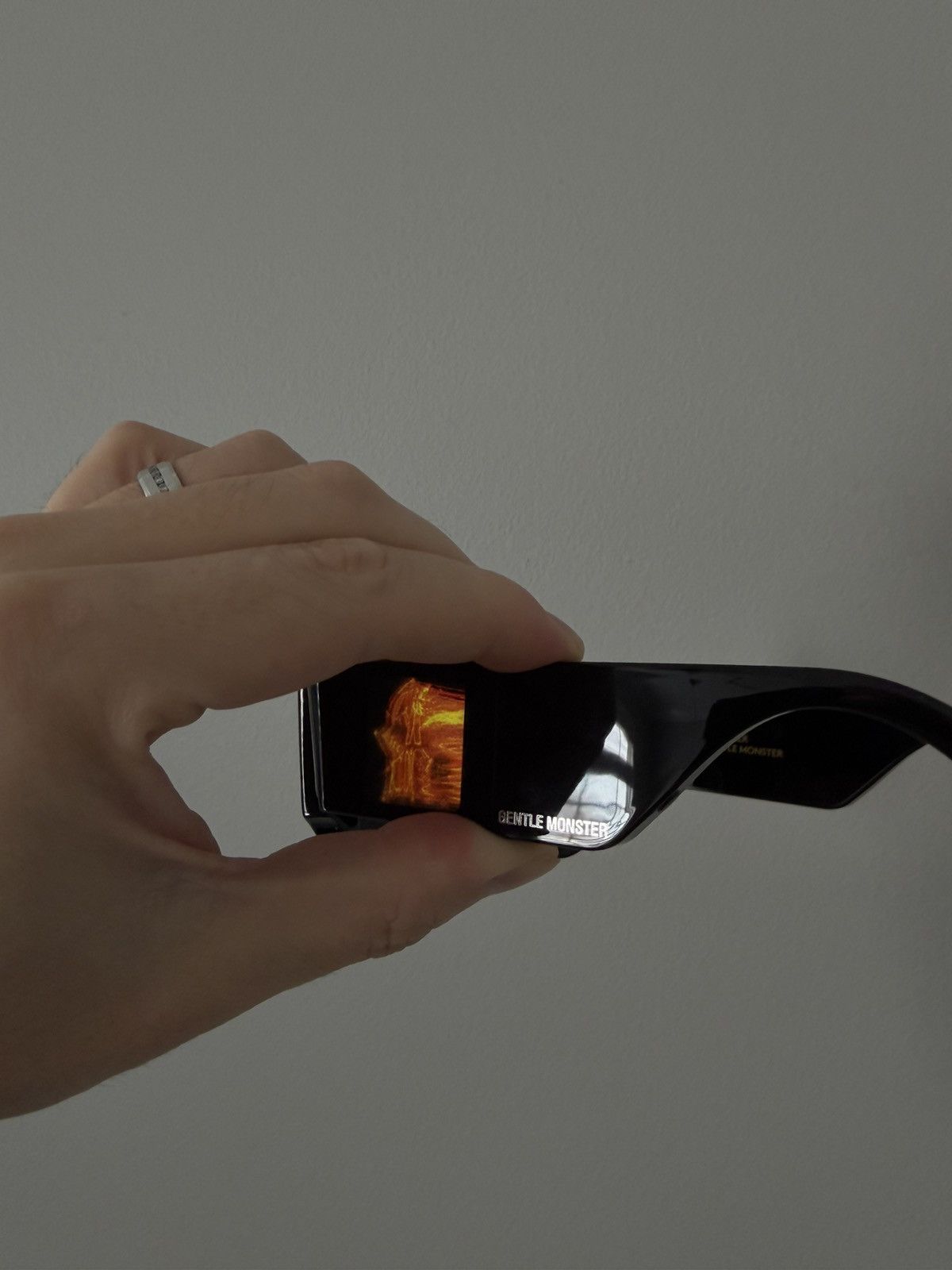 Gentle Monster × Moncler GENTLE MONSTER X MONCLER UNVEILS 'SWIPE LCD' SUNGLASSES Size ONE SIZE - 5 Thumbnail