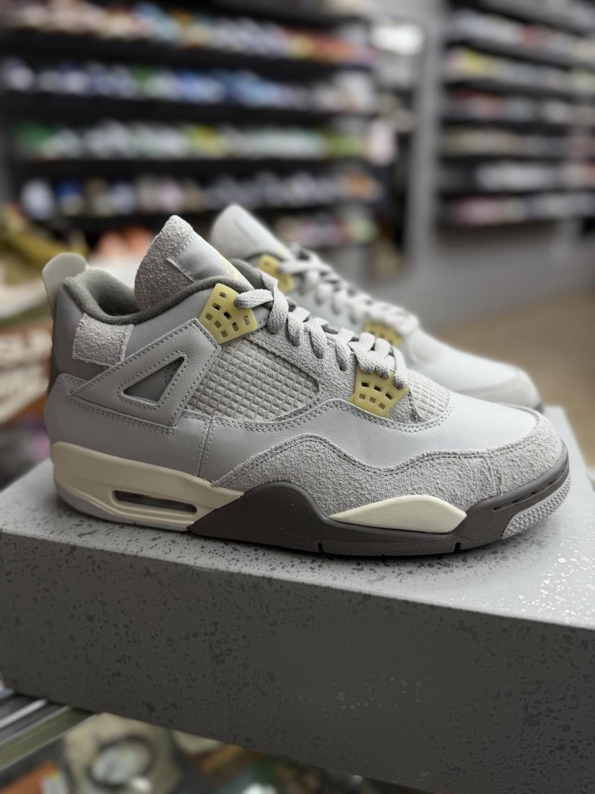 Jordan Brand Jordan 4 Retro SE Craft Size (14) Brand New DV3742-021 Size US 14 / EU 47 - 2 Thumbnail