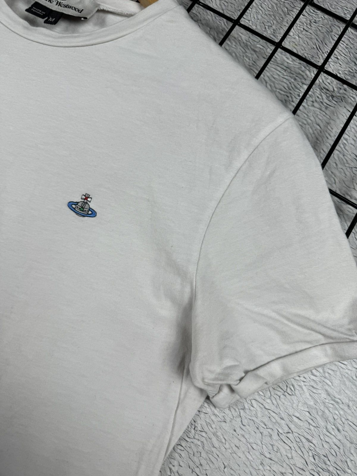 Vintage × Vivienne Westwood Vintage Vivienne Westwood Logos White Tee Oldmoney S size Size US S / EU 44-46 / 1 - 5 Thumbnail