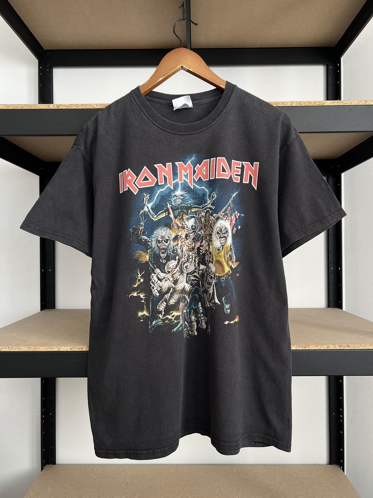 Band Tees Vintage 2000s Iron Maiden Best of the Beast Black T-shirt Size US L / EU 52-54 / 3 - 3 Thumbnail