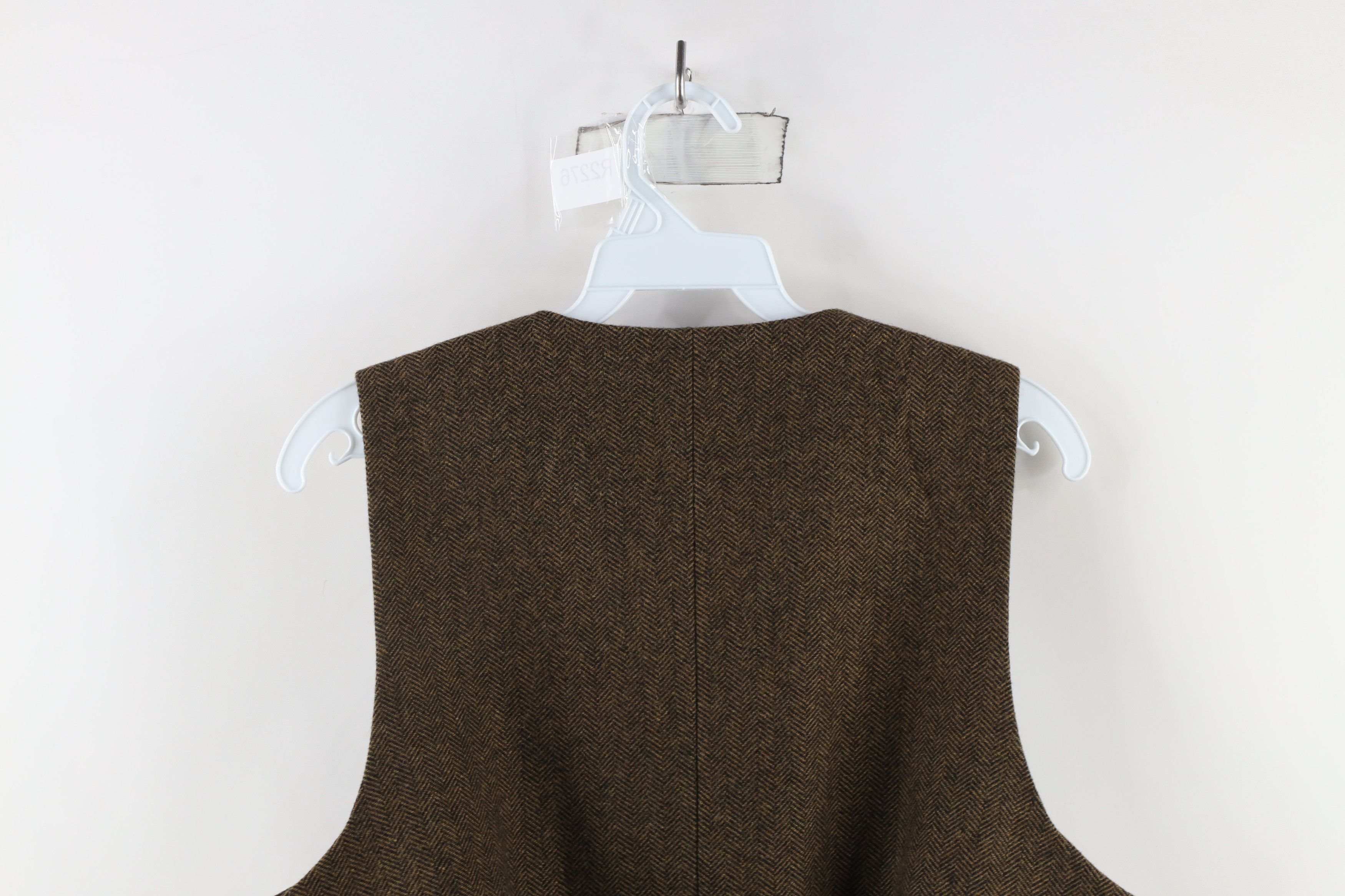 Vintage Vintage 90s Streetwear Herringbone Buckle Back Vest Jacket Size US M / EU 48-50 / 2 - 11 Thumbnail