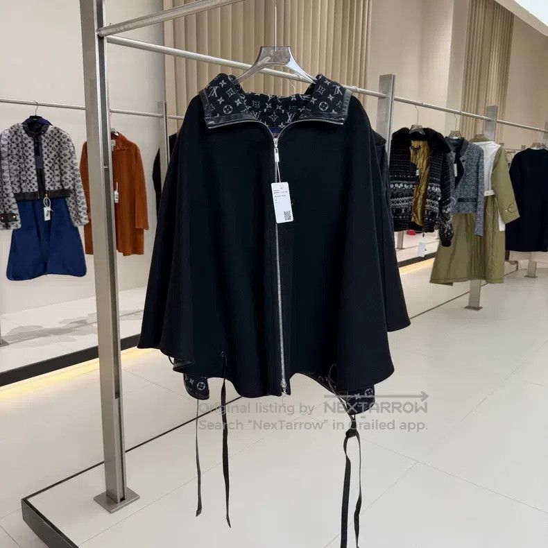 Louis Vuitton Louis Vuitton Black Full Print Cape Jacket Size XS / US 0-2 / IT 36-38 - 1 Thumbnail