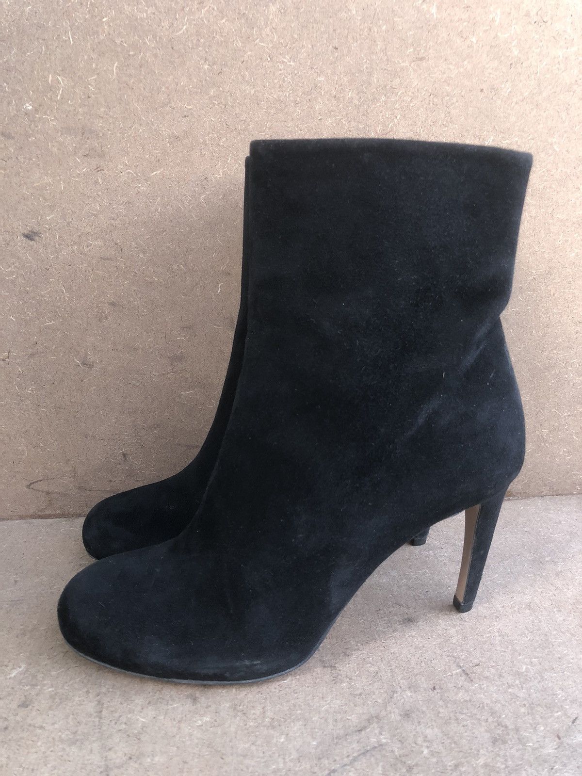 Gucci Gucci Suede Ankle Boot size 36.5 Size US 6.5 / IT 36.5 - 4 Thumbnail