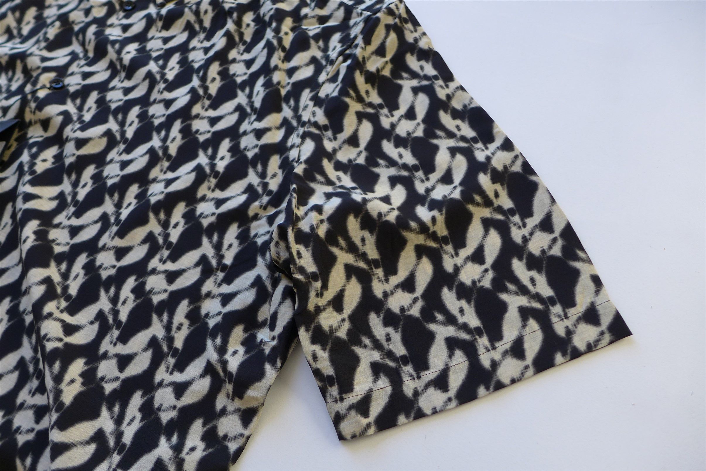 Saint Laurent Paris Saint Laurent Abstract Print Shirt - Noir & Sable Voile Size US M / EU 48-50 / 2 - 10 Thumbnail