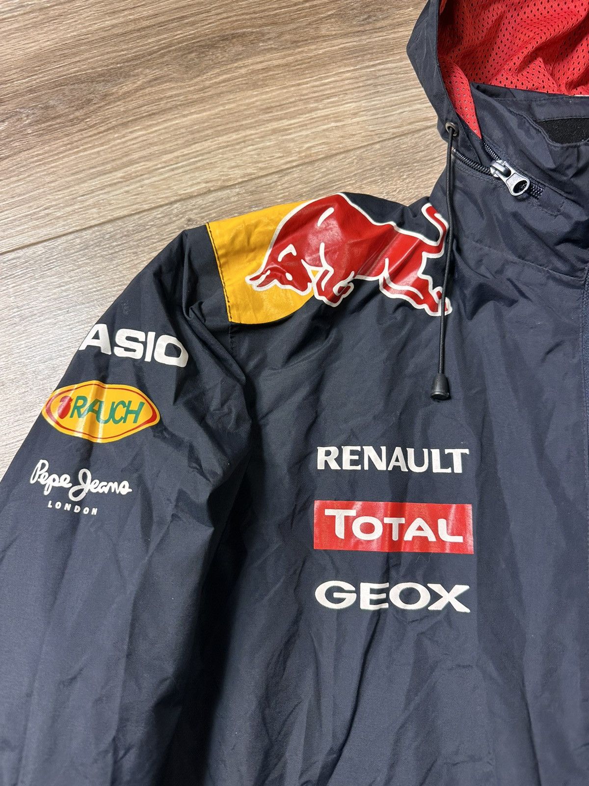Formula 1 × Pepe Jeans RED BULL RACING F1 RAIN PROOF SINGLE LAYER JACKET Size US S / EU 44-46 / 1 - 4 Thumbnail