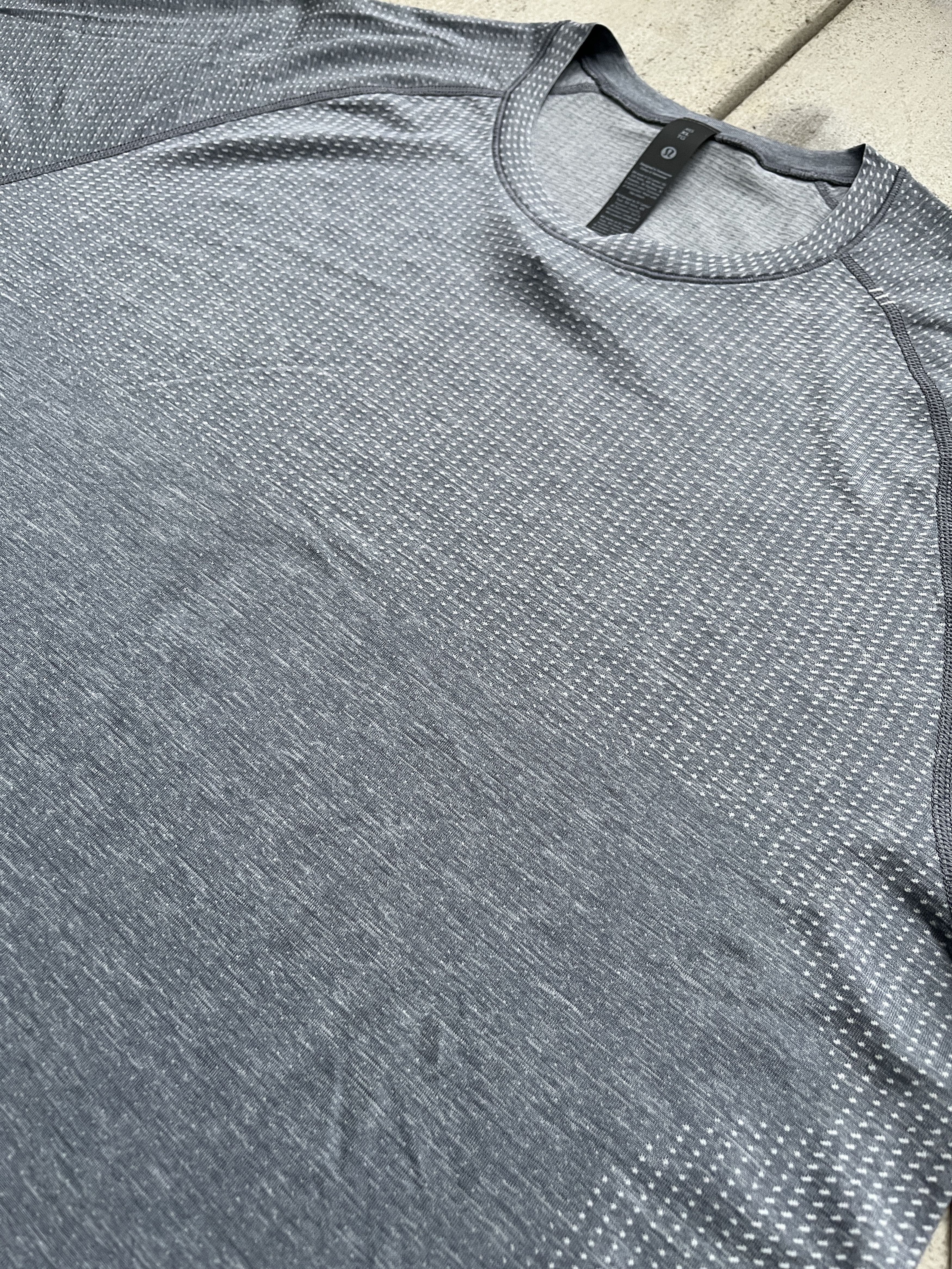 Lululemon Lululemon Metal Vent Tech Long Sleeve Shirt Size US XL / EU 56 / 4 - 3 Thumbnail