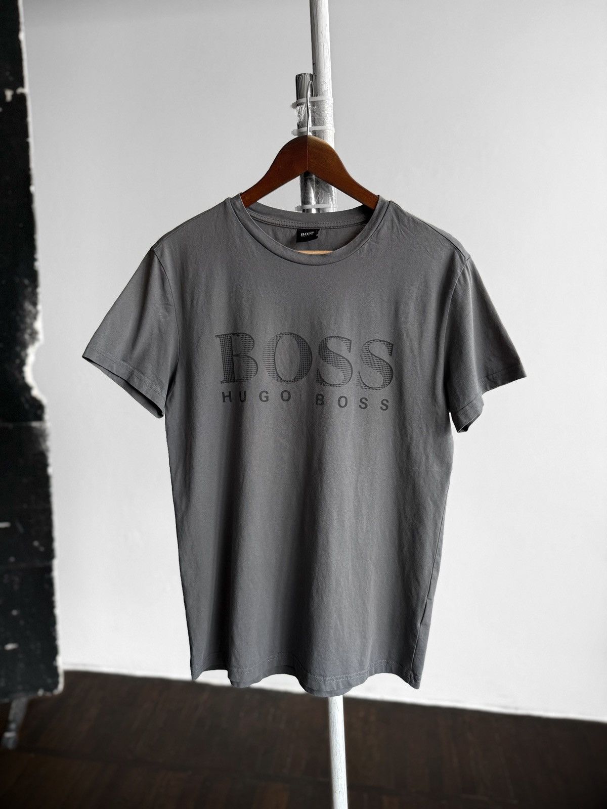 Hugo Boss Boss Hugo Boss Mens Dark Grey Big Logo Spell Out T-Shirt Size US M / EU 48-50 / 2 - 1 Thumbnail