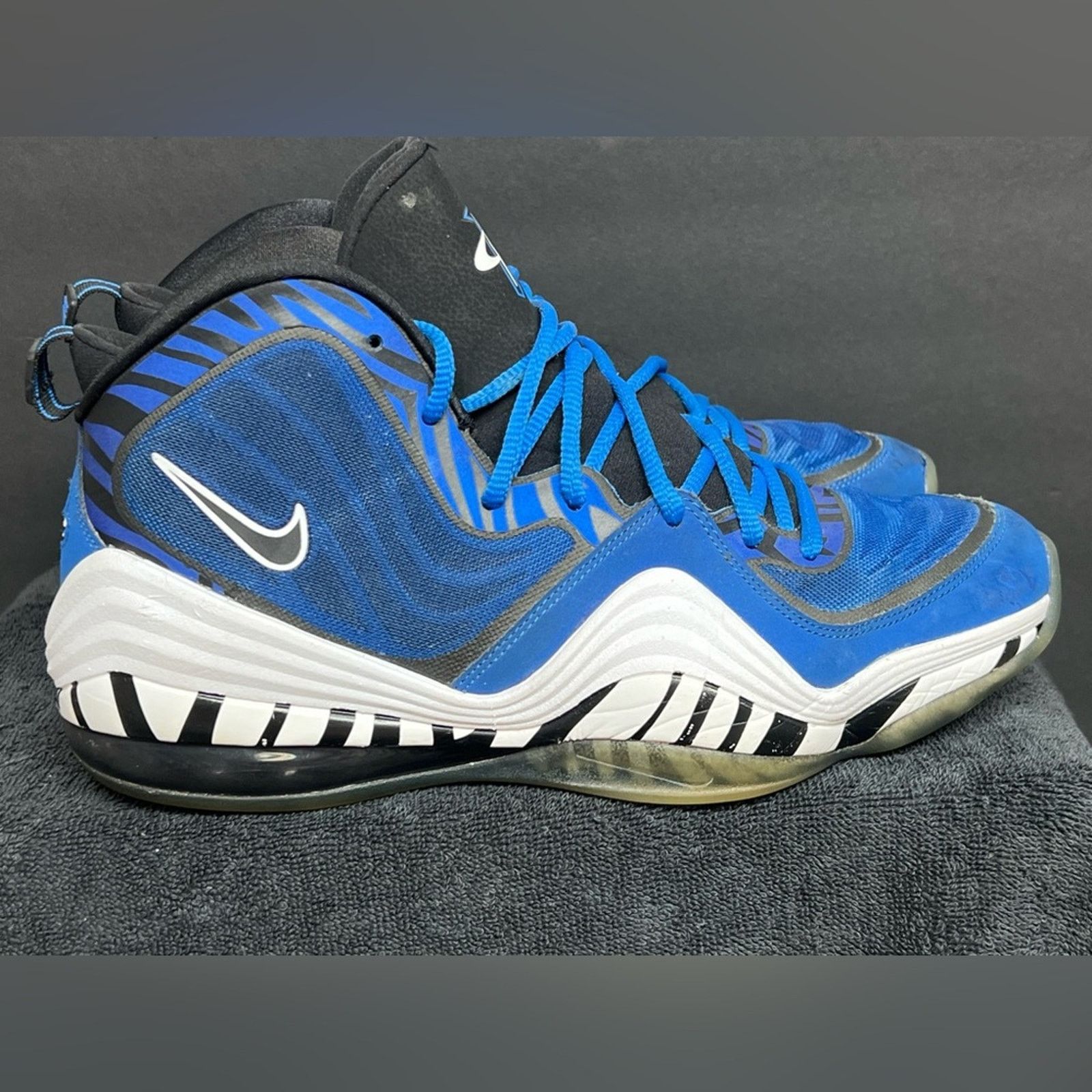 Nike Size 11 - Nike Air Penny 5 Memphis Tigers Blue Black Suede Size US 11 / EU 44 - 2 Thumbnail