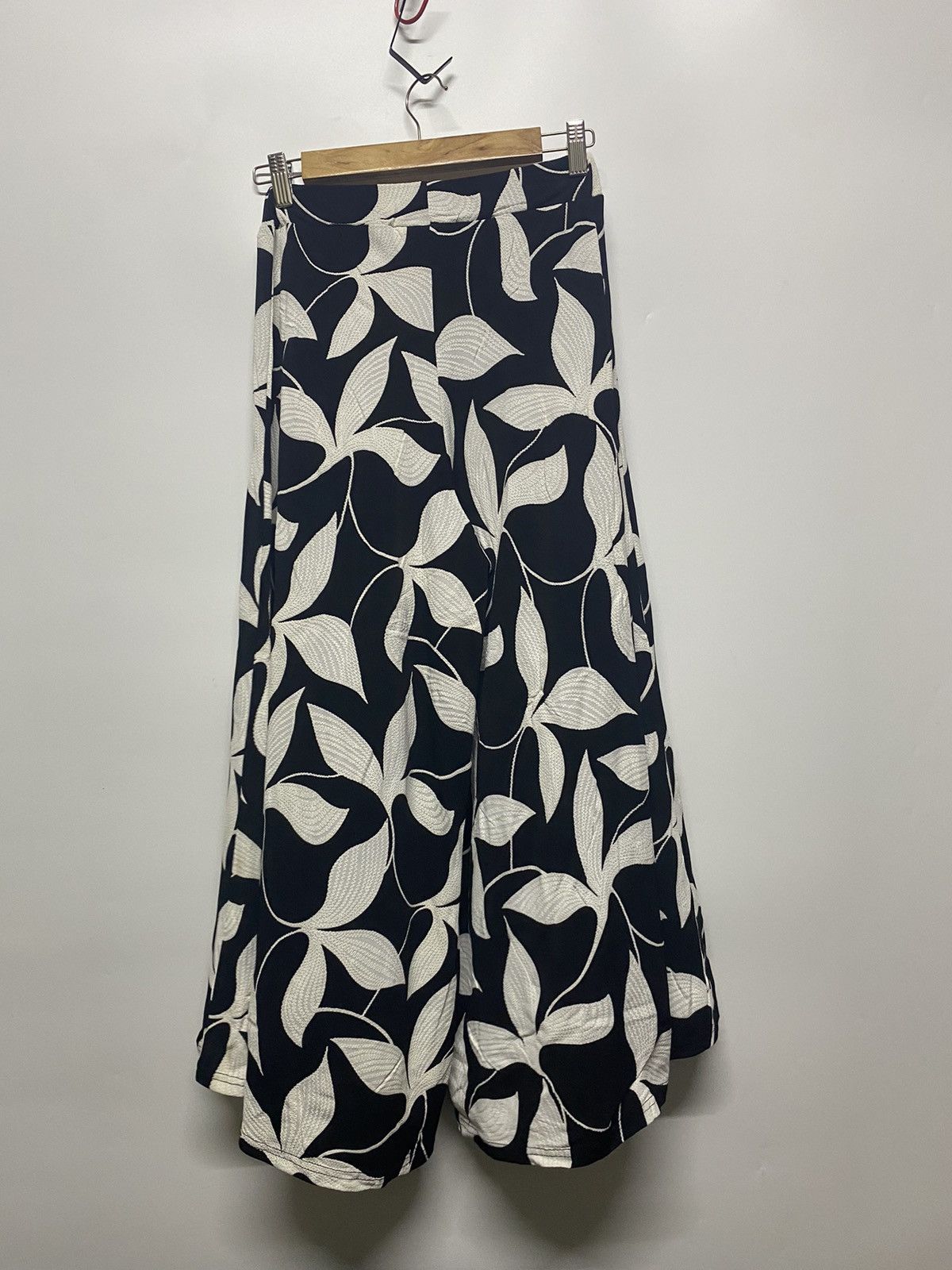 Japanese Brand GRAND TABLE WIDE LEG FLORAL PANTS Size 28" / US 6 / IT 42 - 7 Thumbnail
