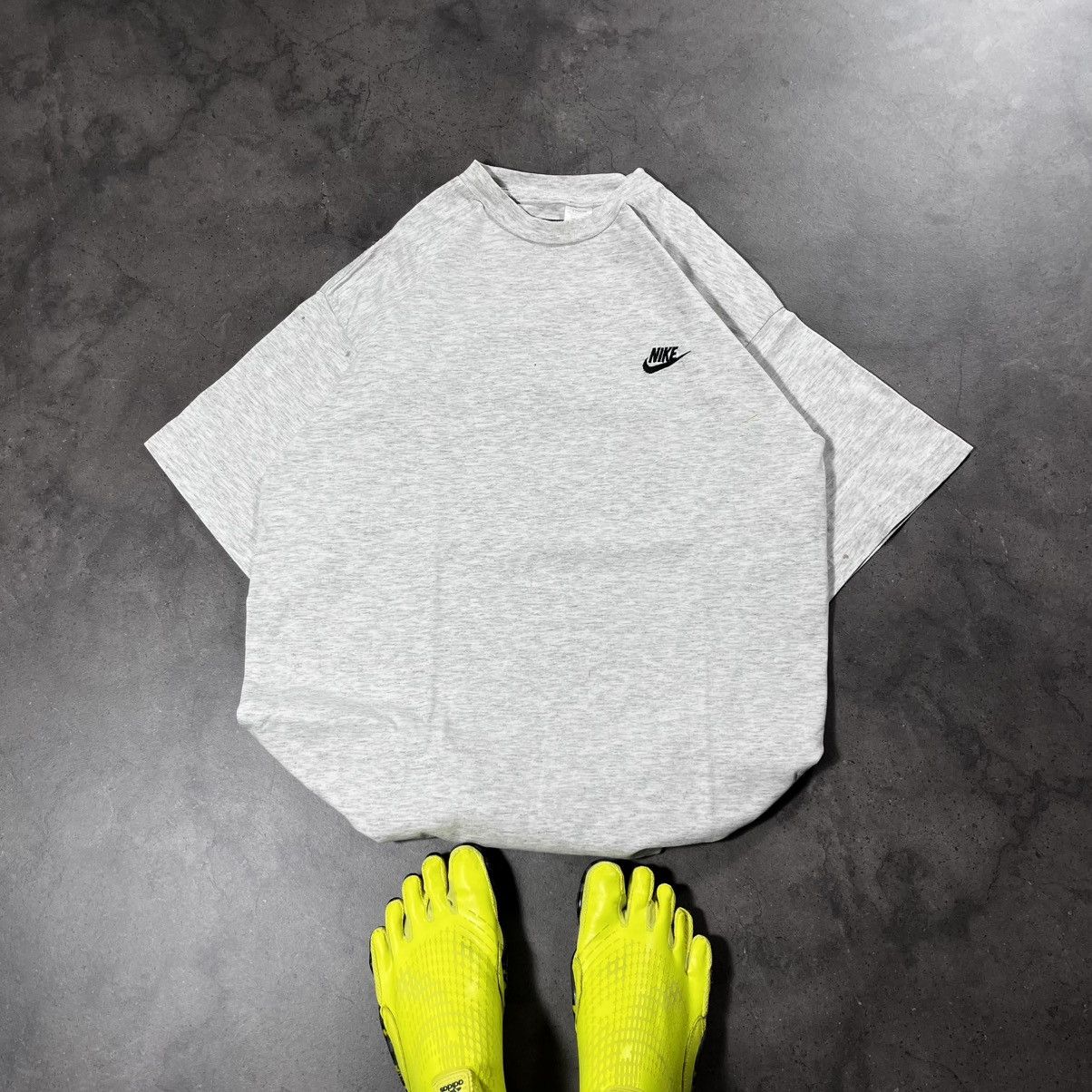 Nike Vintage 90s Nike Silver Tag Small Swoosh Boxy Tshirt Tee Size US M / EU 48-50 / 2 - 1 Thumbnail