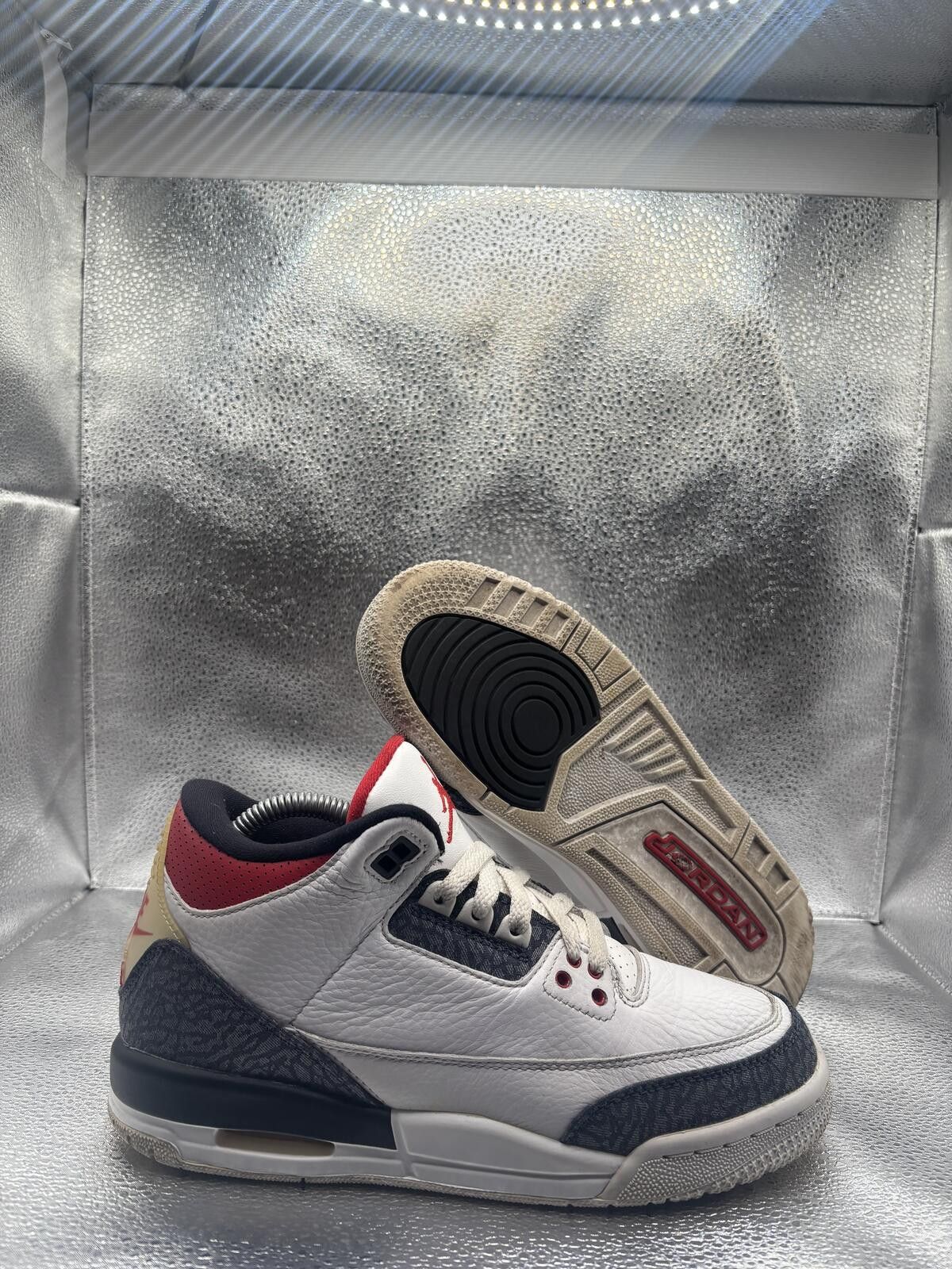Jordan Brand Air Jordan 3 SE fire red denim Gs Size US 6.5 / EU 39-40 - 1 Thumbnail