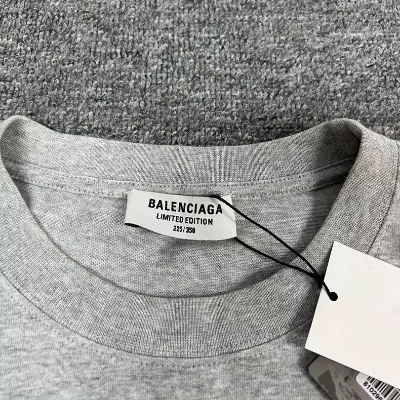 Balenciaga Balenciaga Short - sleeved t - shirt Size US XL / EU 56 / 4 - 6 Thumbnail