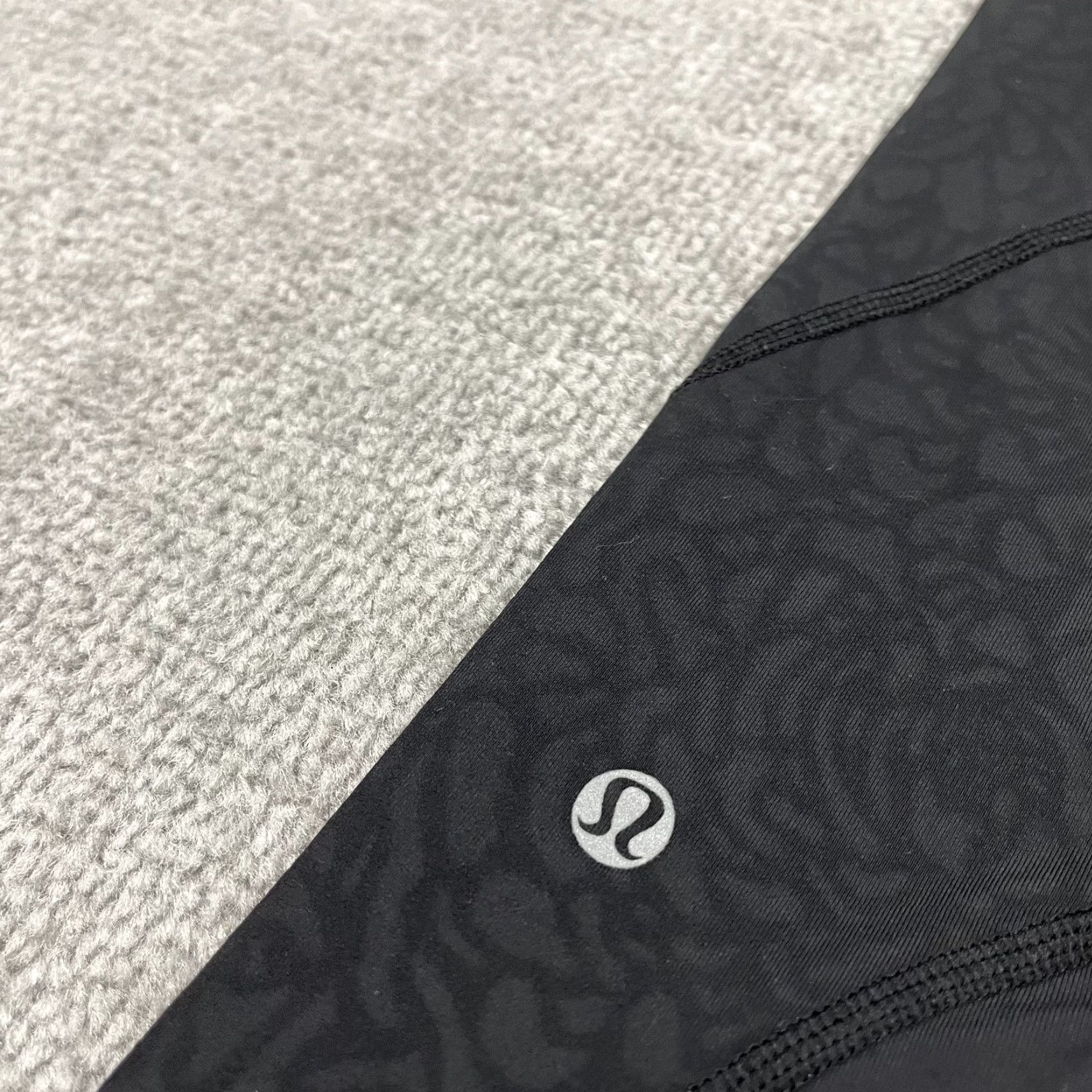 Lululemon Lululemon Leggings Womens Size 6 x 21" Black Floral Active Fitness Workout Yoga Cropped Skinny - Womens Size 28" / US 6 / IT 42 - 2 Thumbnail