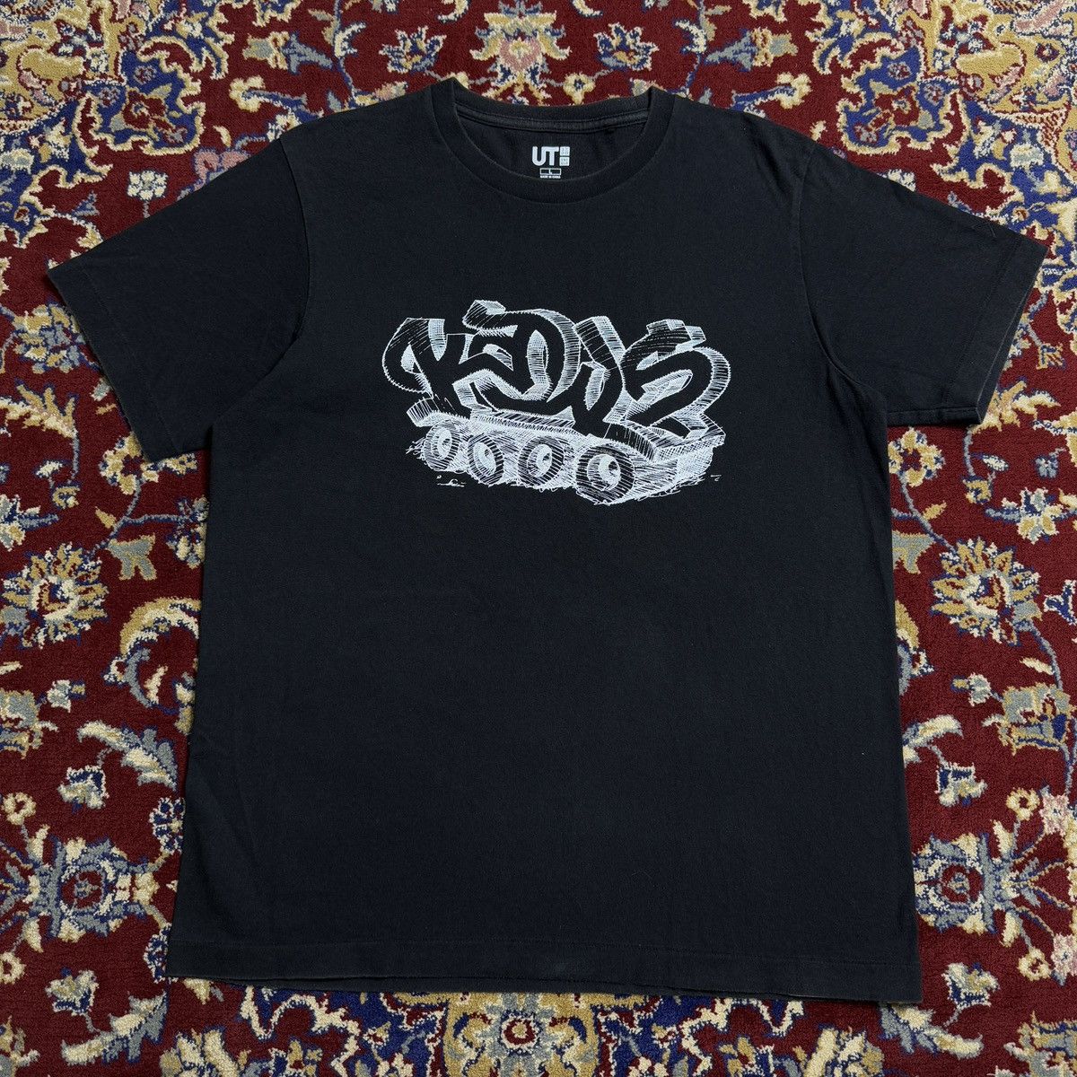 Kaws Kaws Tank x Uniqlo Tokyo artist graffiti tee y2k Size US L / EU 52-54 / 3 - 1 Thumbnail