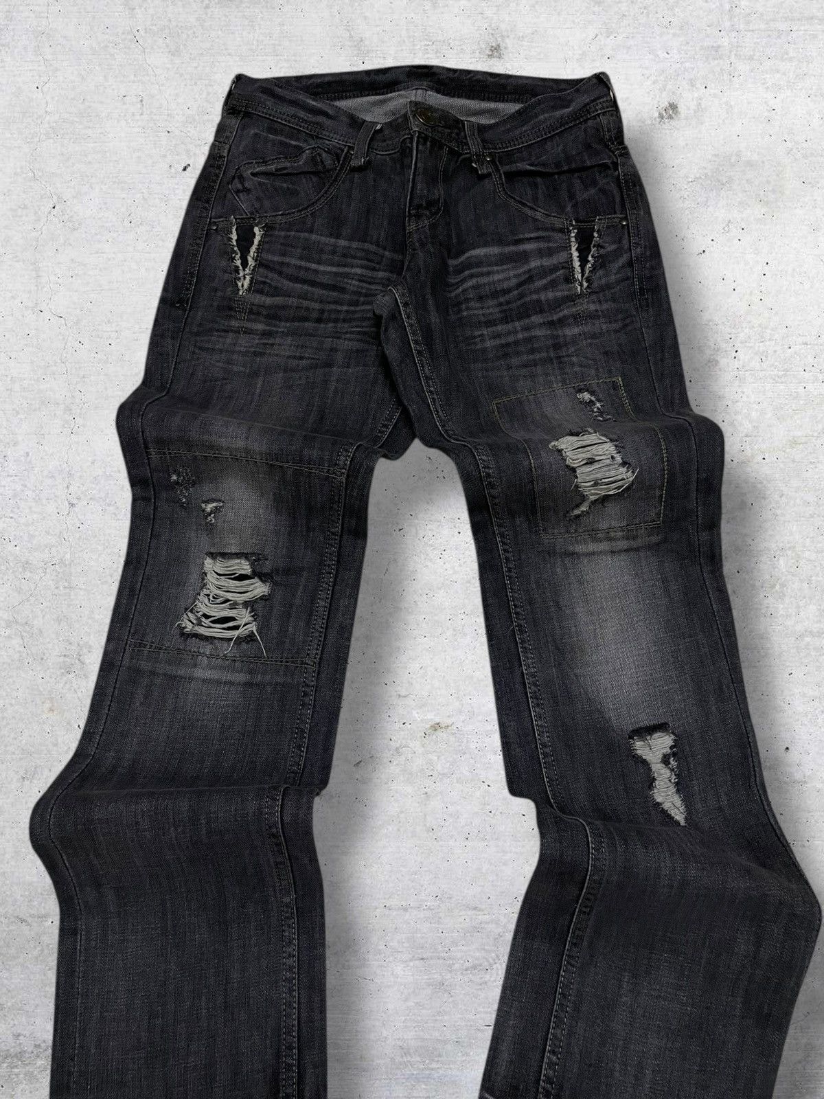 semanticdesign VINTAGE RATTLE TRAP OG JAPAN DESIGNER RIPPED ROCKSTAR DENIM Size US 29 - 4 Thumbnail