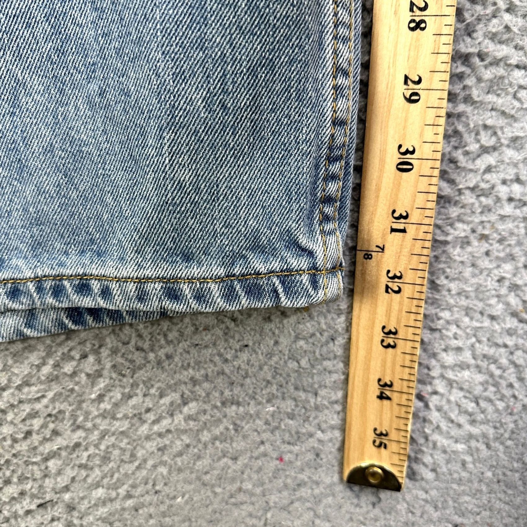 Levi's Levi's 550 Jeans Mens 38X32 Blue Relaxed Straight Denim NEW Light Wash 5-Pocket Logo 66 Waist Inseam 32 Mens Jeans LEVIS 550 Blue Light Wash Regular Size US 38 / EU 54 - 7 Thumbnail