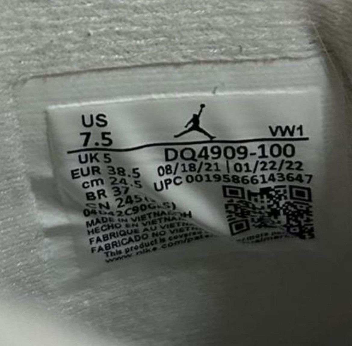 Jordan Brand Air Jordan 4 Retro “Blank Canvas” US Size Womens 7.5 Size US 7.5 / IT 37.5 - 7 Thumbnail