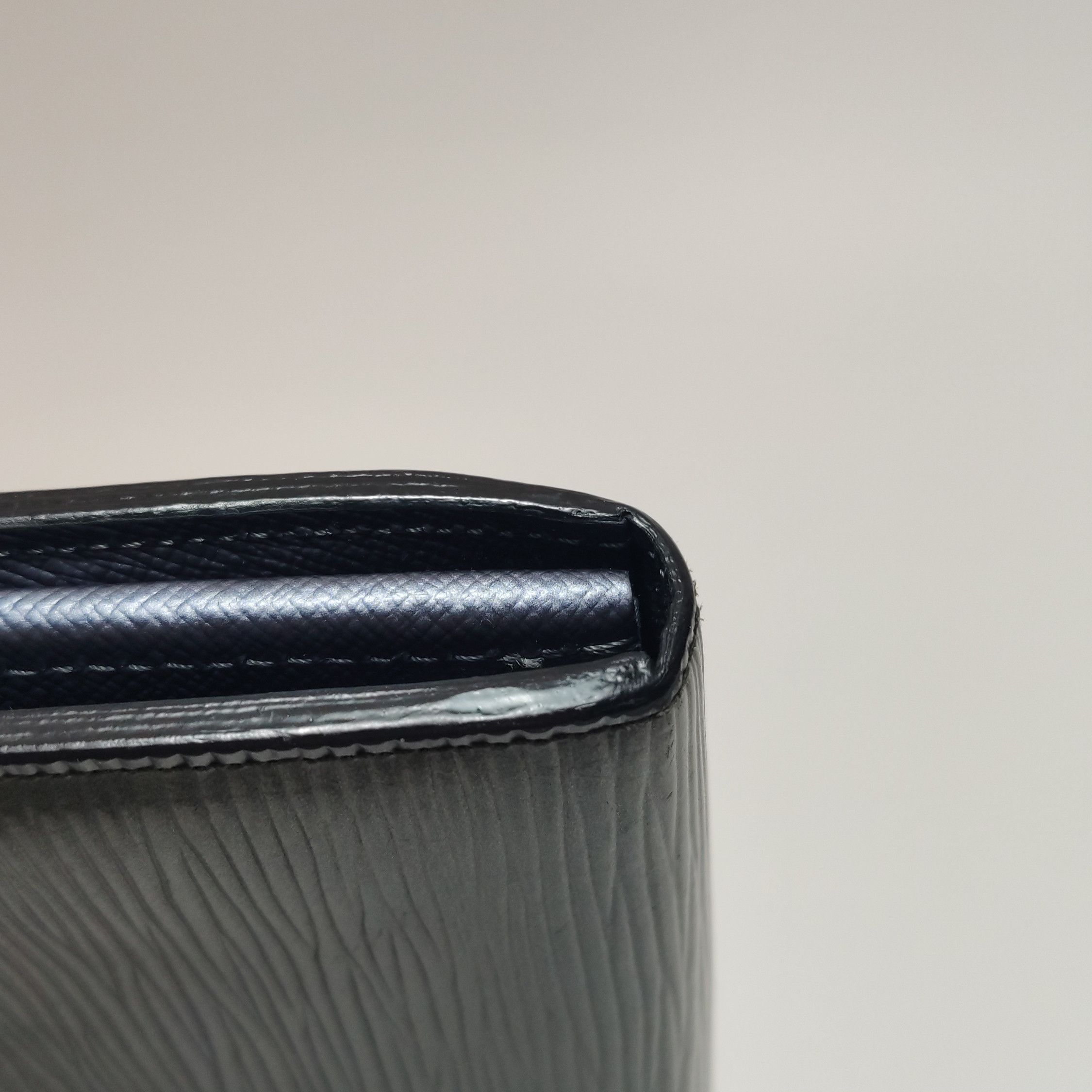 Louis Vuitton Louis Vuitton (LV) Sarah leather ripple snap wallet -y2506 Size ONE SIZE - 8 Thumbnail
