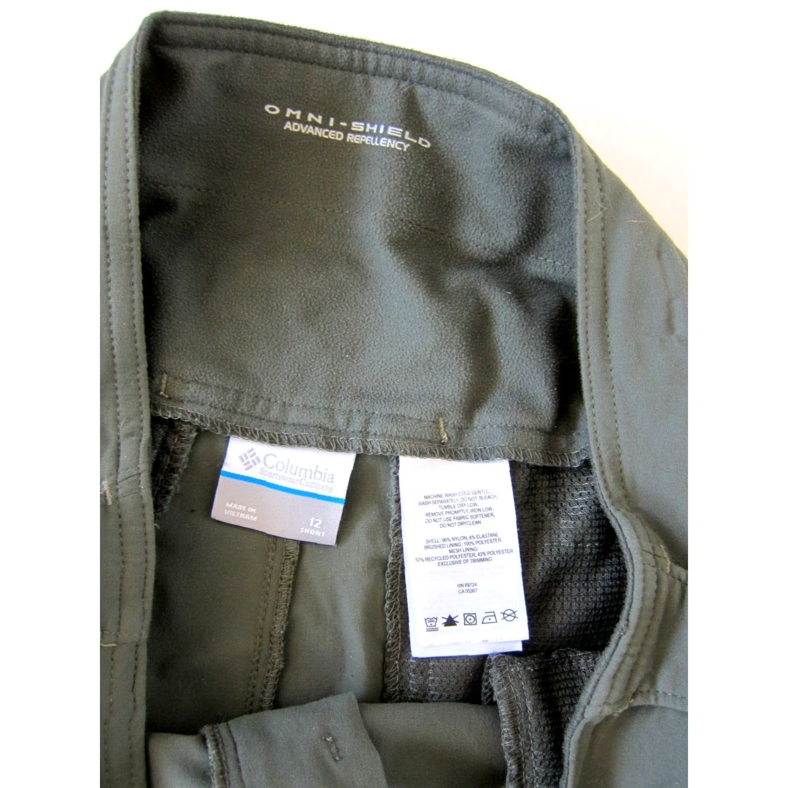 Vintage Columbia Omni Shield Army Green Nylon Stretch Convertible Pocket Cargo Pant 12S Womens Size 34" / US 12 / IT 48 - 4 Thumbnail