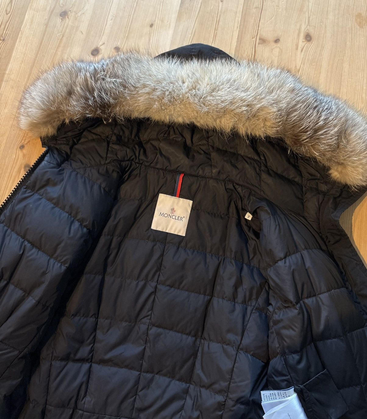 Moncler Moncler Aredhel Furhood Womens Jacket Size M / US 6-8 / IT 42-44 - 20 Thumbnail
