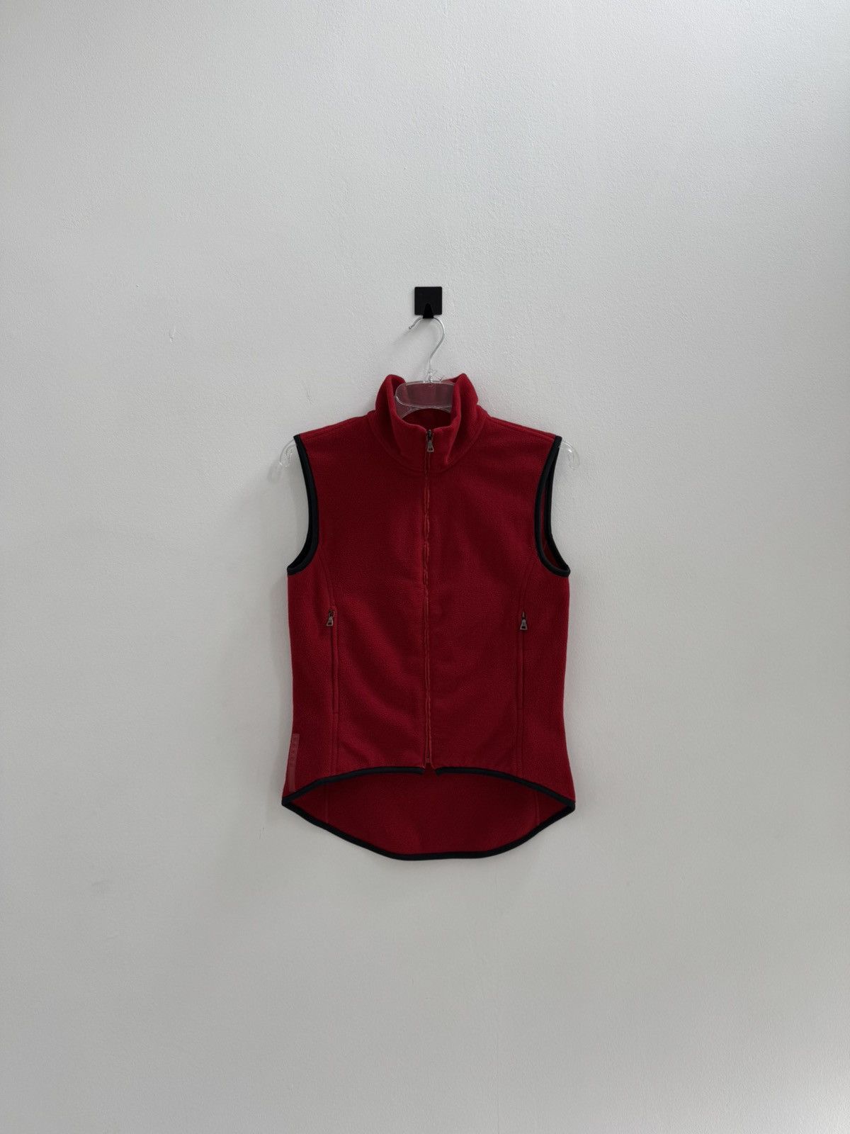 prada red tab vest