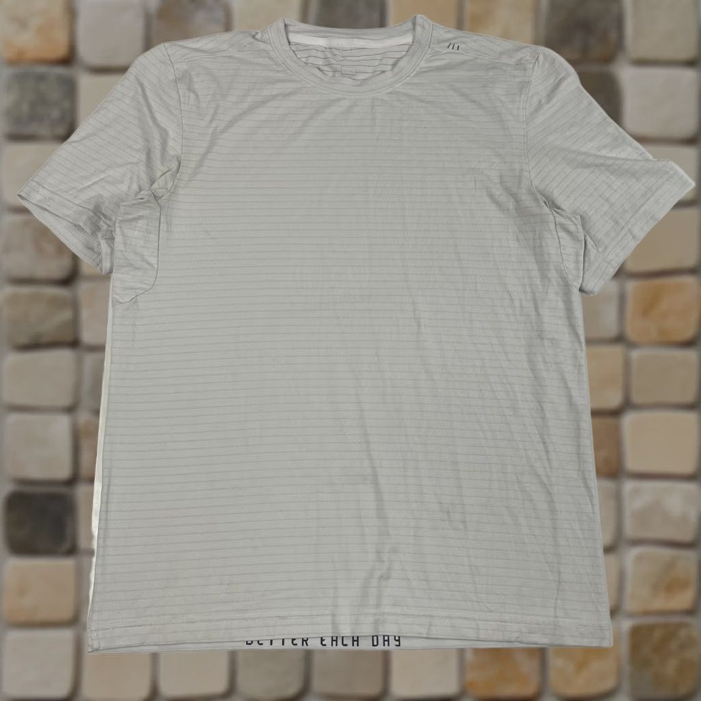 Lululemon Lululemon Shirt Mens Large Beige Drysense Short Sleeve Workout Gym Stretch Yoga Size US L / EU 52-54 / 3 - 1 Thumbnail