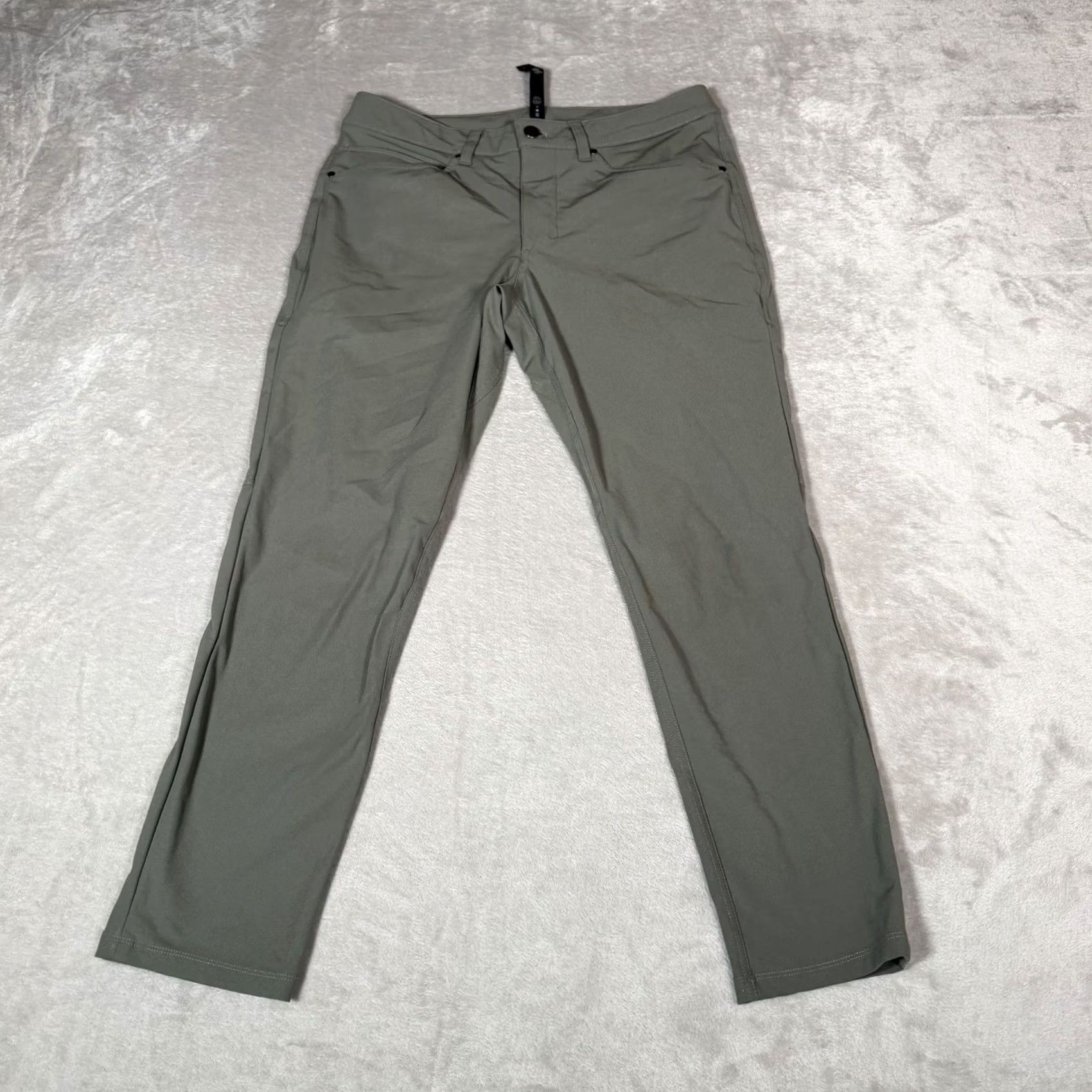 Lululemon Lululemon Mens Pants Green Commission Relaxed ABC Tech Chino Flat Front 31 Regular Inseam 26 Straight Leg Size US 31 - 4 Thumbnail
