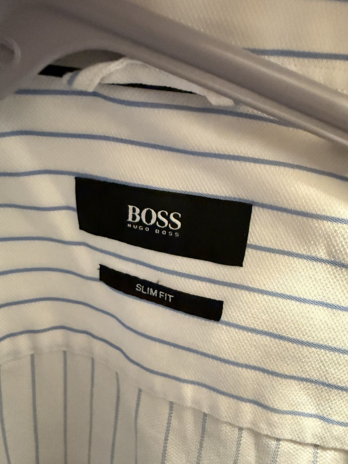Hugo Boss Gently used Hugo Boss Dress Shirt Size US M / EU 48-50 / 2 - 3 Thumbnail