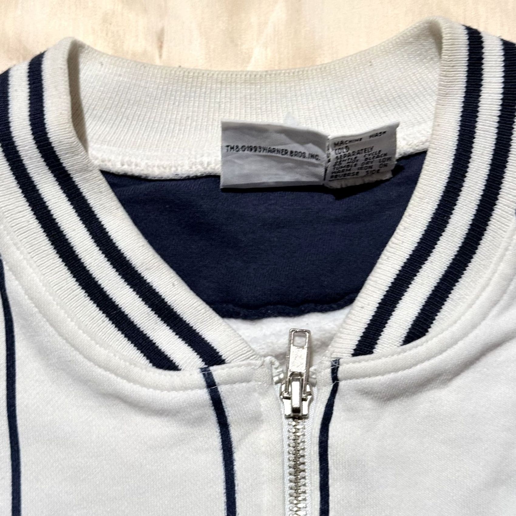 Vintage VINTAGE Acme Looney Tunes Baseball Jacket Men White Blue Striped Size M Size US M / EU 48-50 / 2 - 4 Thumbnail