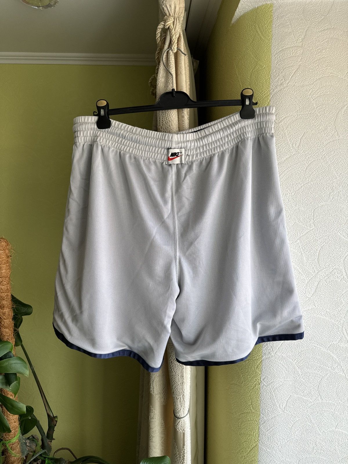 NBA × Nike × Vintage Vintage 90s Nike Basketball Reversible Shorts Big Logo Size US 36 / EU 52 - 9 Thumbnail