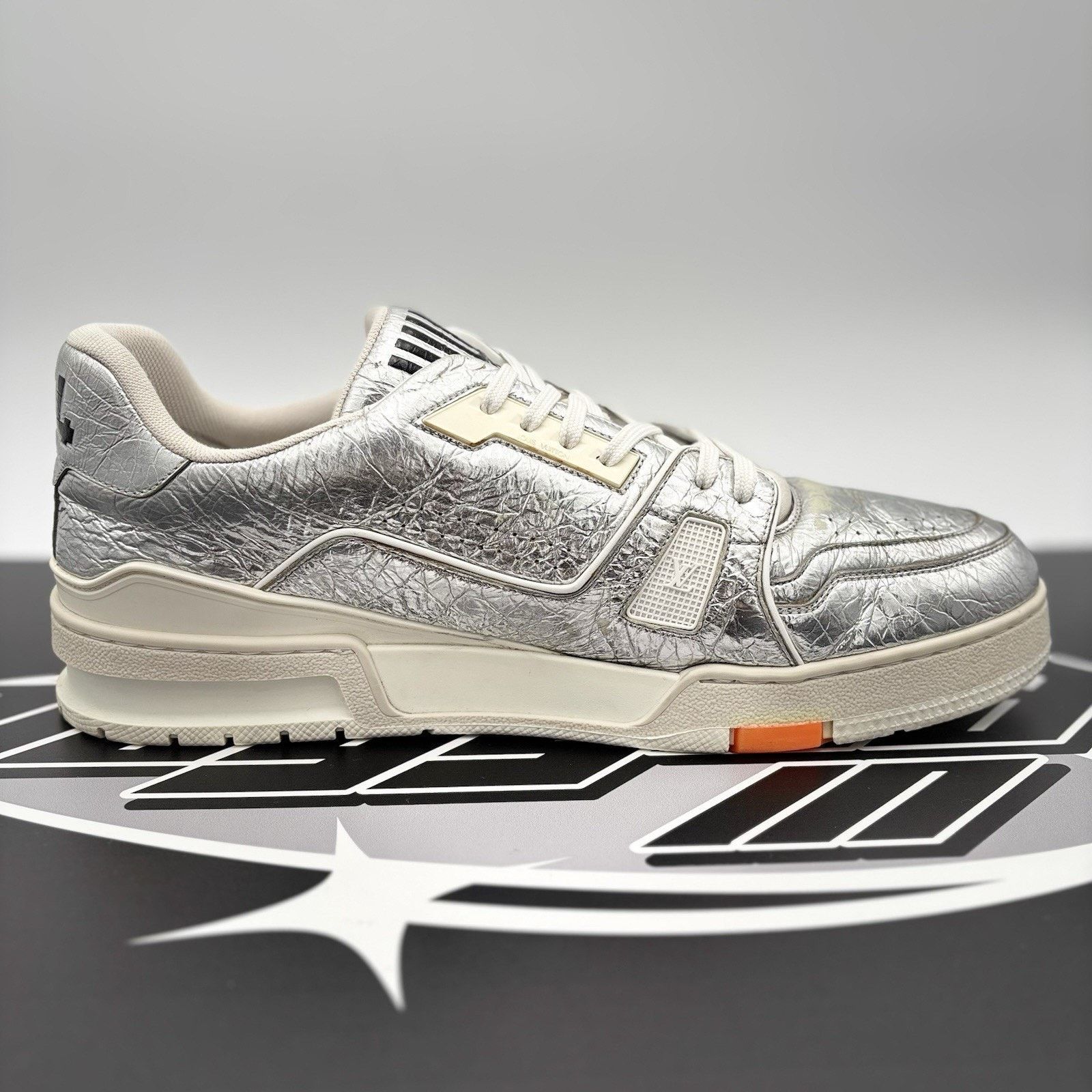 Louis Vuitton Louis Vuitton Trainer Low ' Metallic Silver Orange ' Size US 11.5 / EU 44-45 - 13 Thumbnail
