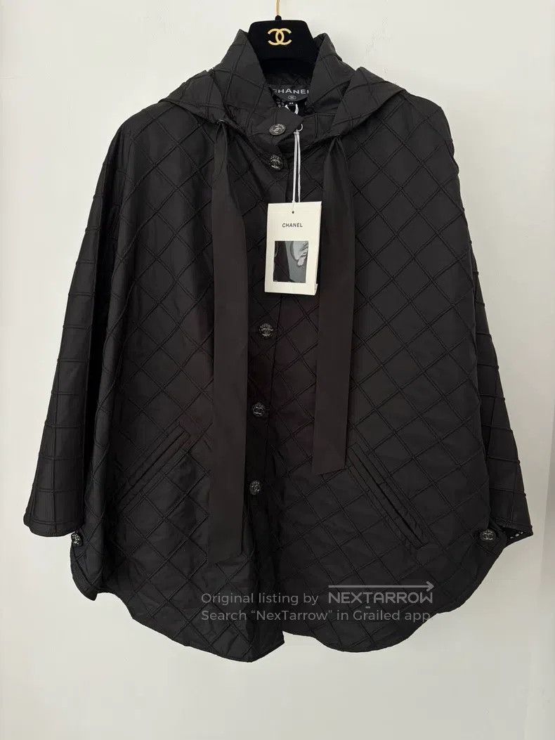 Chanel Chanel Black cape hooded jacket Size XS / US 0-2 / IT 36-38 - 1 Thumbnail
