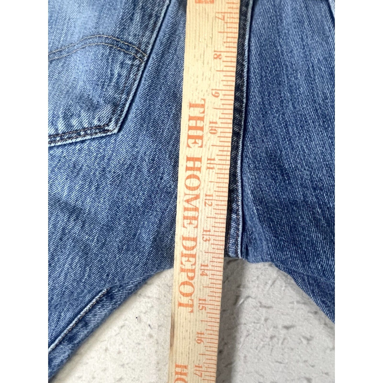 Levi's VINTAGE Levi's 501 Jeans Men 36x32 Denim Straight Button Fly 5-Pocket Blue 90s USA Size US 36 / EU 52 - 4 Thumbnail