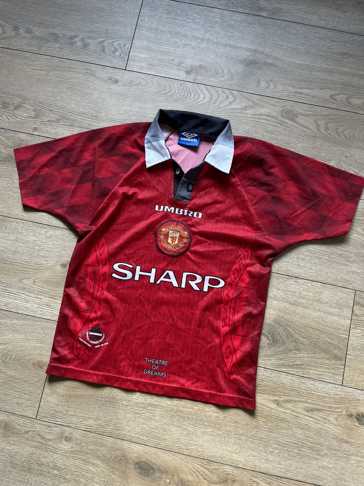 image of Soccer Jersey x Vintage Manchester United Umbro 96/97 Soccer Football Tee in Red, Men's (Size Small