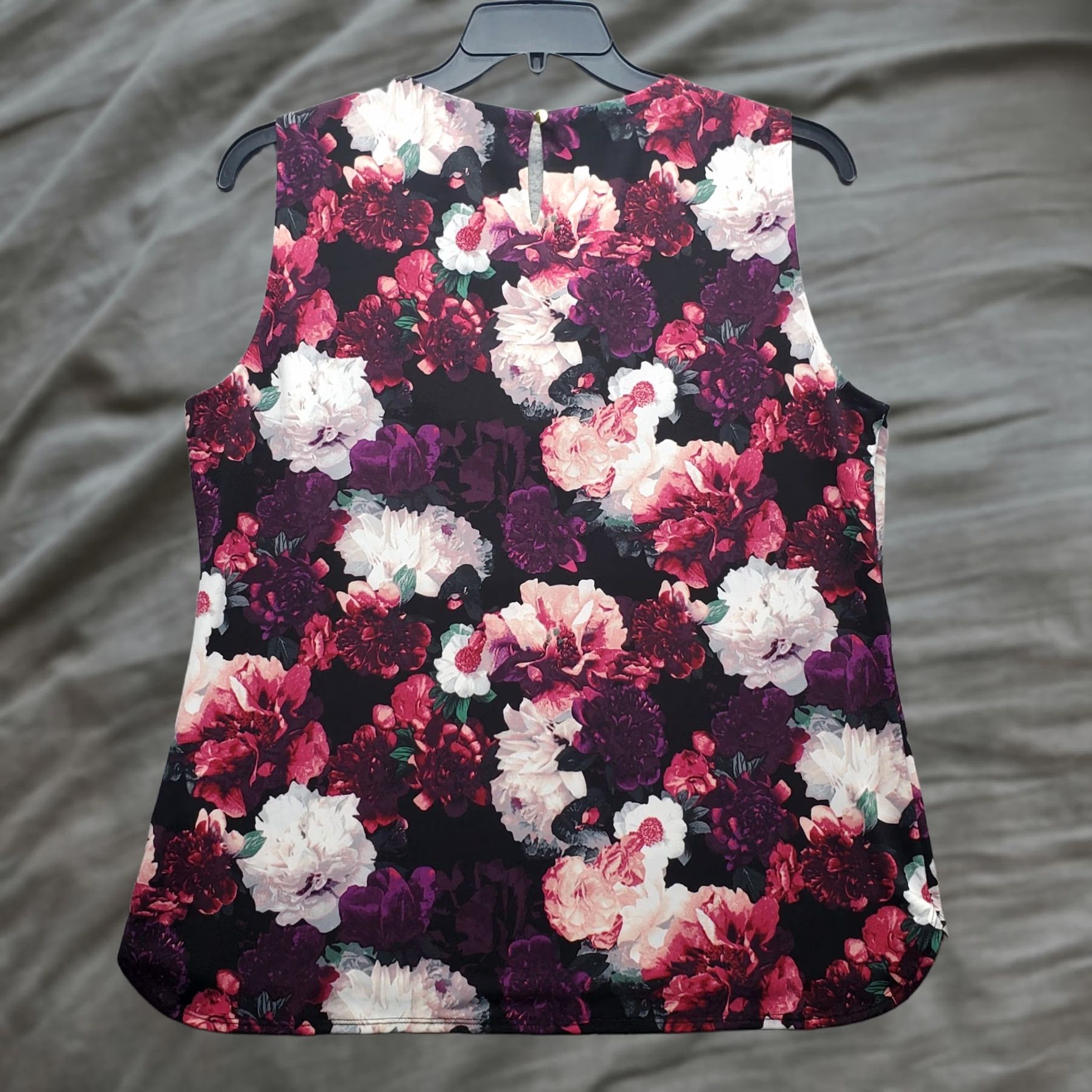 Calvin Klein Calvin Klein Tank Top Womens XL Multicolor Floral Sleeveless V-Neck Casual Shirt Ladies XL Size XL / US 12-14 / IT 48-50 - 1 Thumbnail