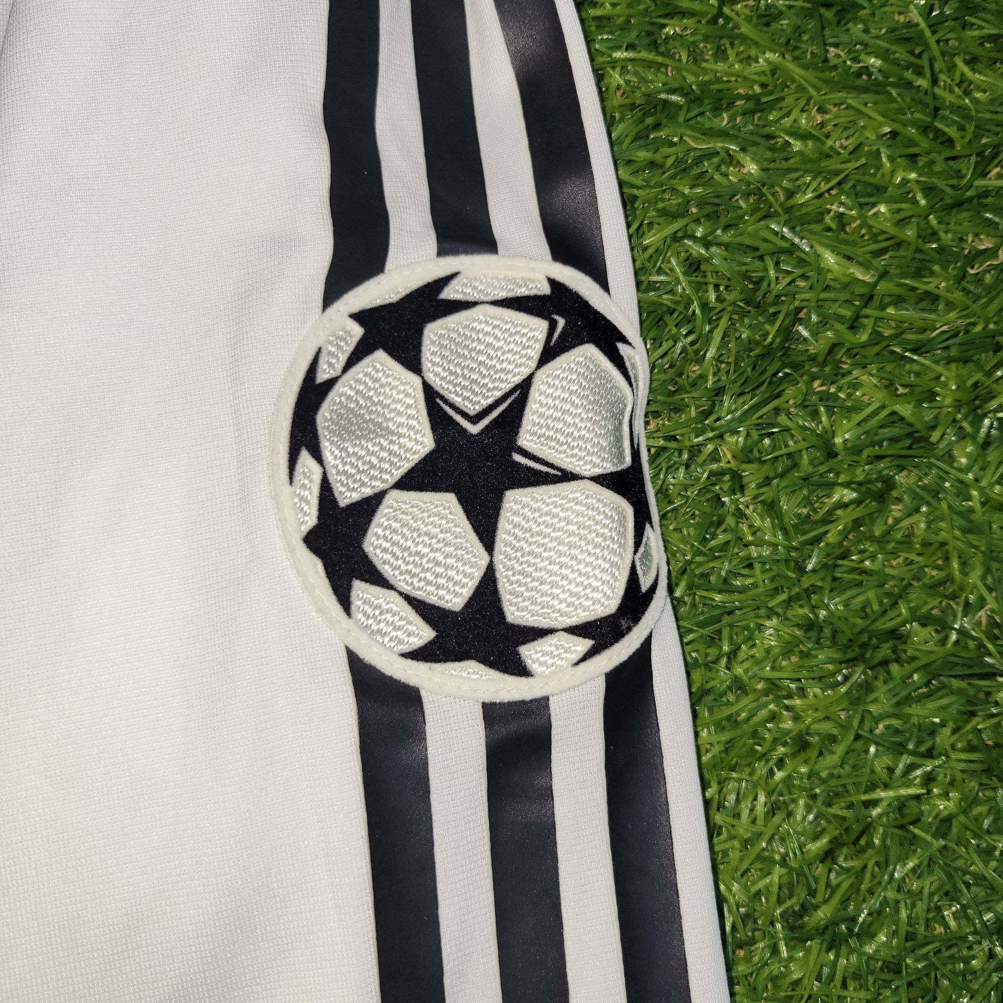 Adidas Zidane Real Madrid UEFA 2005 2006 Long Sleeve Soccer Jersey Size US XL / EU 56 / 4 - 6 Thumbnail