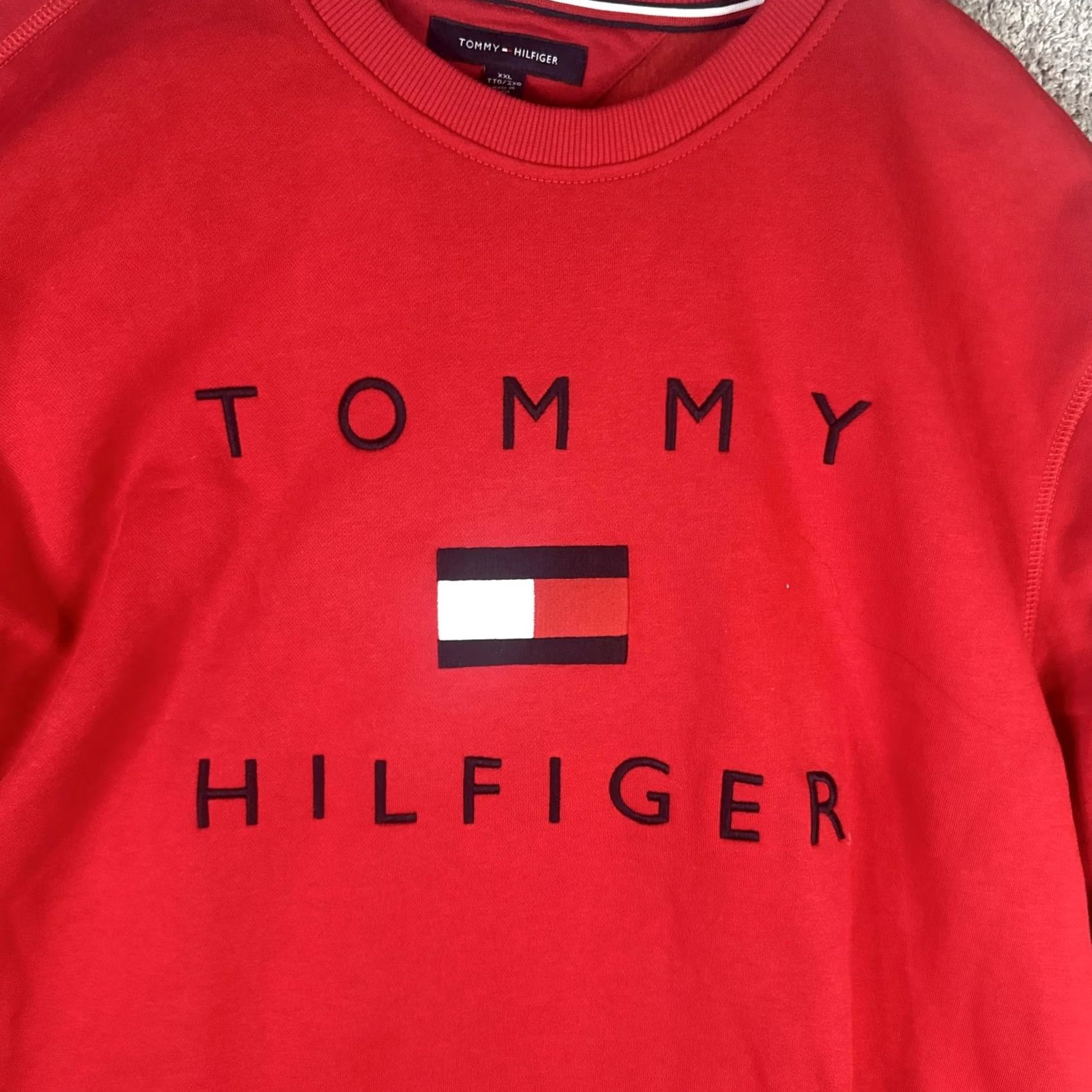 Tommy Hilfiger Tommy Hilfiger Sweatshirt Mens 2XL Red Big Flag Logo Crewneck Pullover Fleece Shirt Size US XXL / EU 58 / 5 - 4 Thumbnail