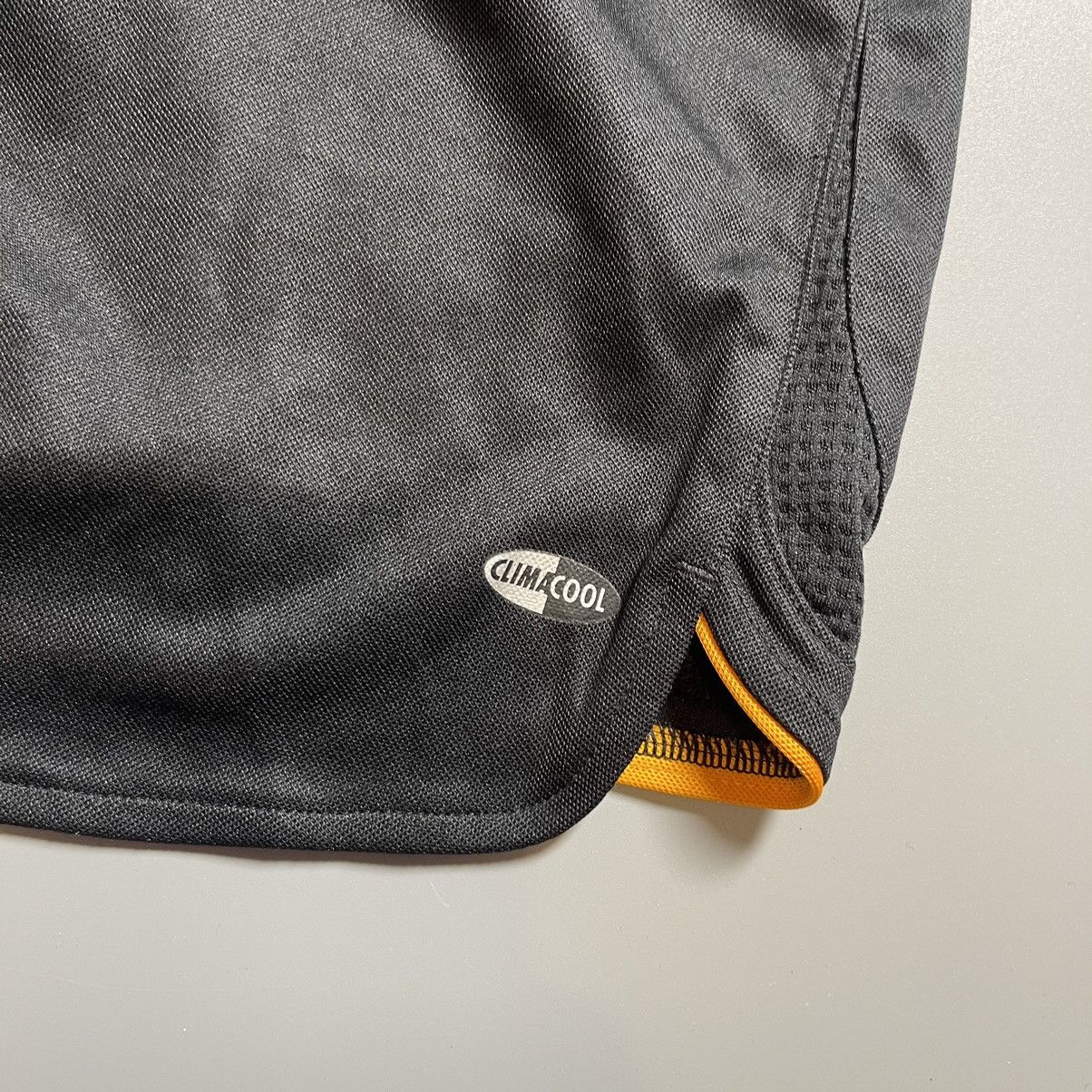 Adidas × Vintage LIVERPOOL ADIDAS 2006/2007 FOOTBALL GK SHORTS #25 REINA Size US 37 - 9 Thumbnail