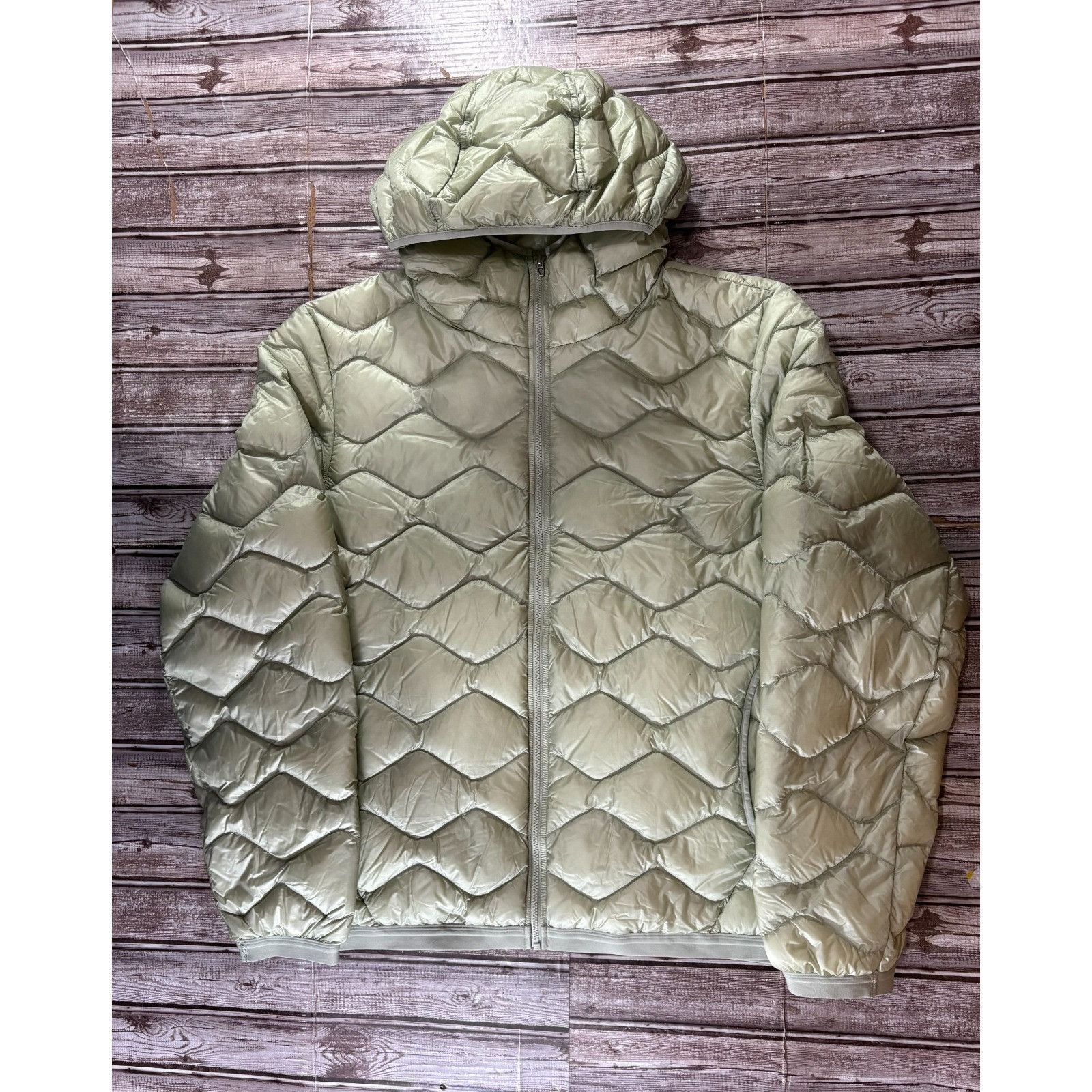 Lululemon Lululemon Featherweight 900 Down Quilted Hooded Jacket Sz L Size US L / EU 52-54 / 3 - 1 Thumbnail