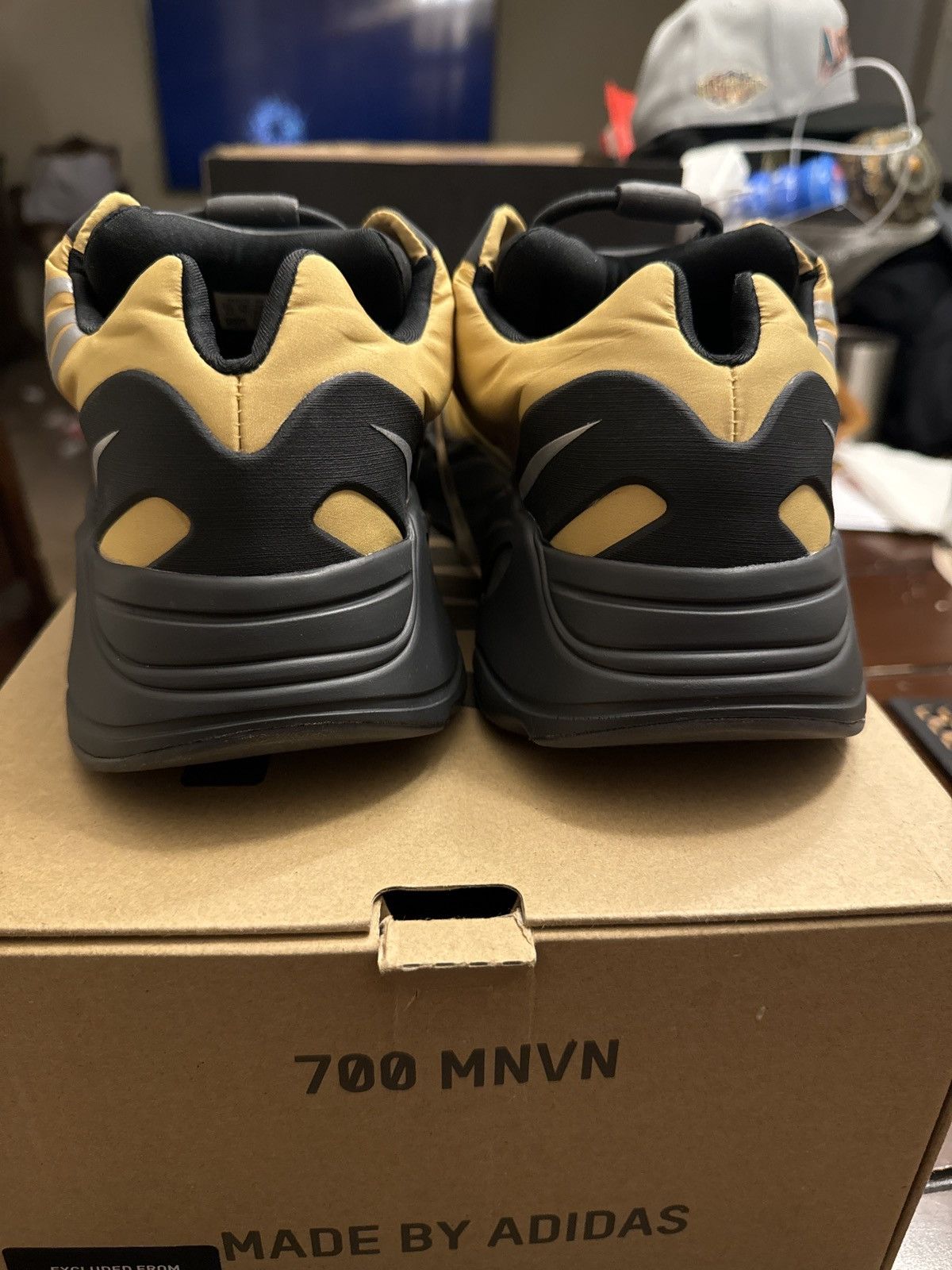 Adidas Adidas Yeezy 700 Size US 11 / EU 44 - 5 Thumbnail