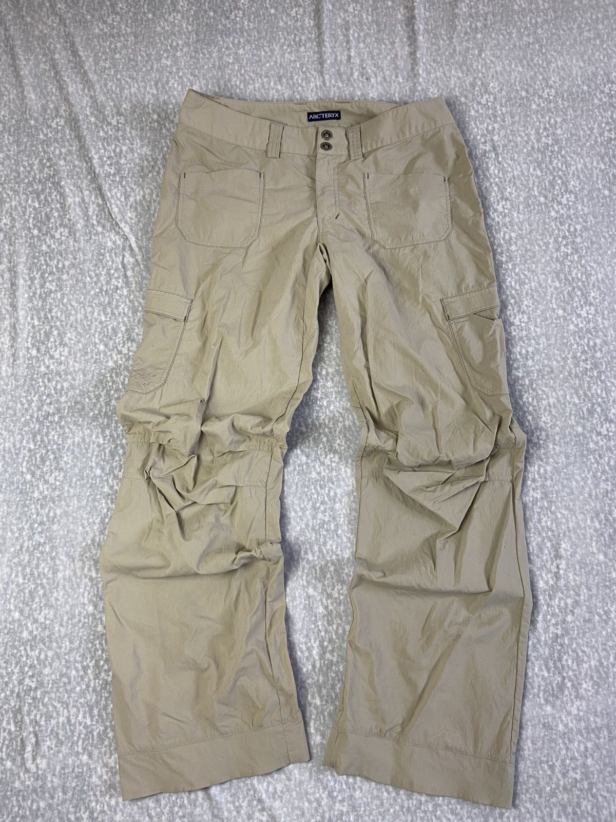 Arc'teryx Vintage Arc'teryx Gorpcore Cargo Pants Size 30" / US 8 / IT 44 - 1 Thumbnail