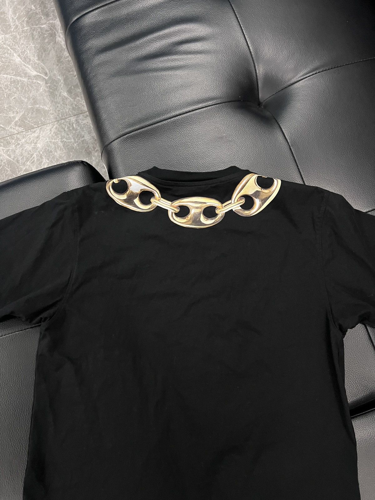 Moschino Moschino Ring & Gold Chain Graphic T-Shirt Size US L / EU 52-54 / 3 - 7 Thumbnail