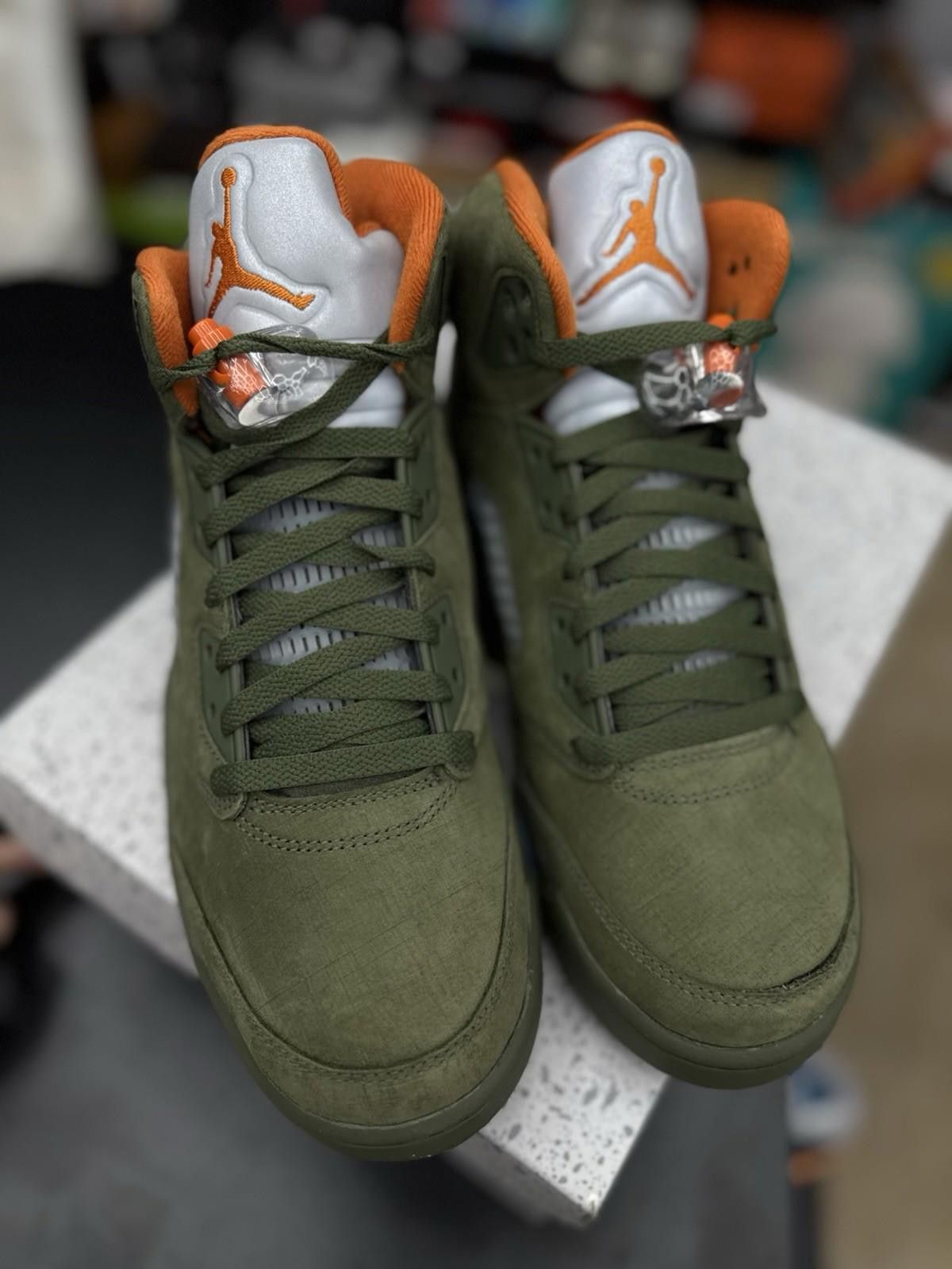 Jordan Brand Air Jordan 5 Retro 2024 Olive Men's Size (10) Sneakers Size US 10 / EU 43 - 8 Thumbnail