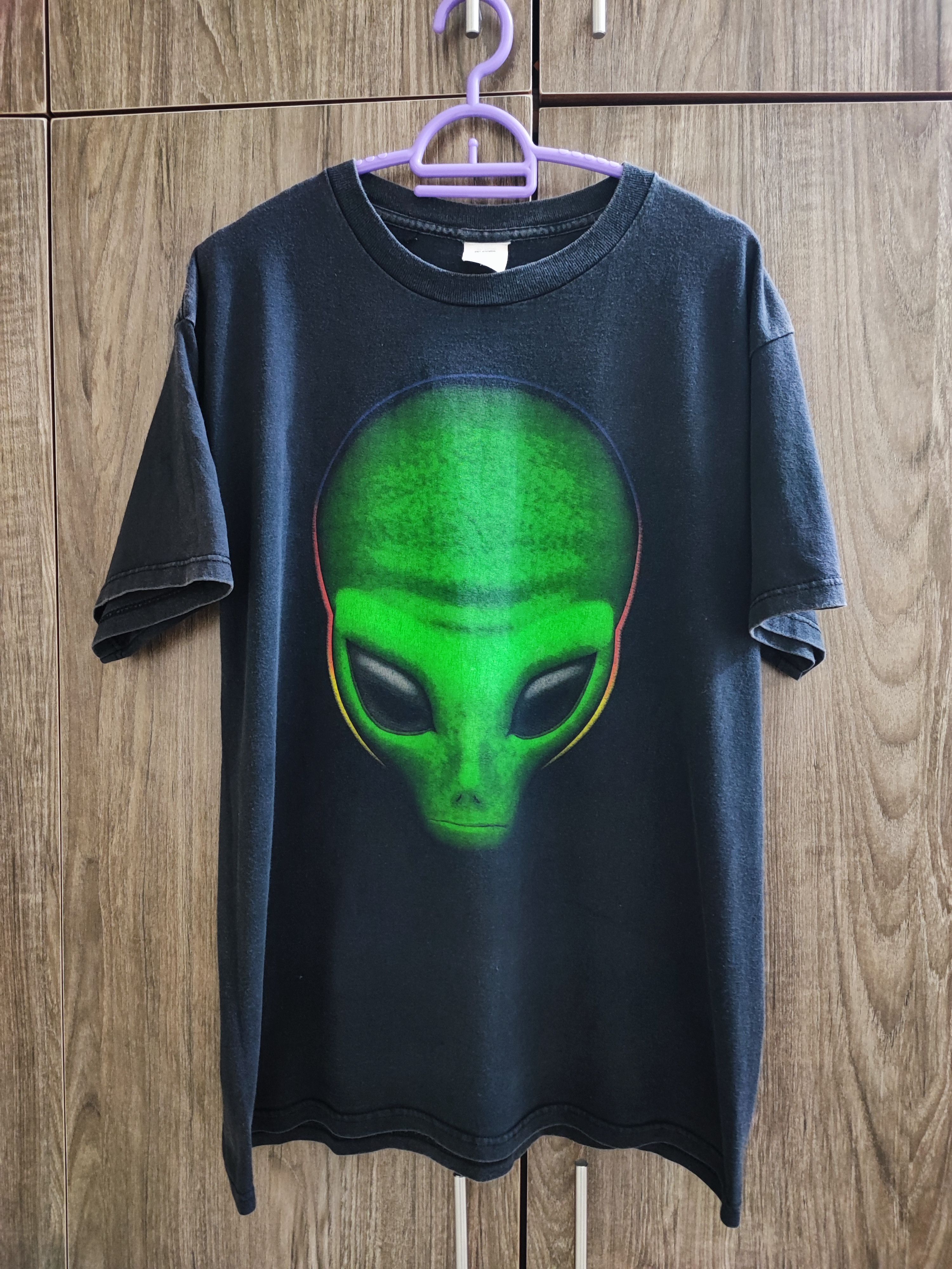 Vintage Vintage Big Graphic Alien T-Shirt Size US L / EU 52-54 / 3 - 1 Thumbnail