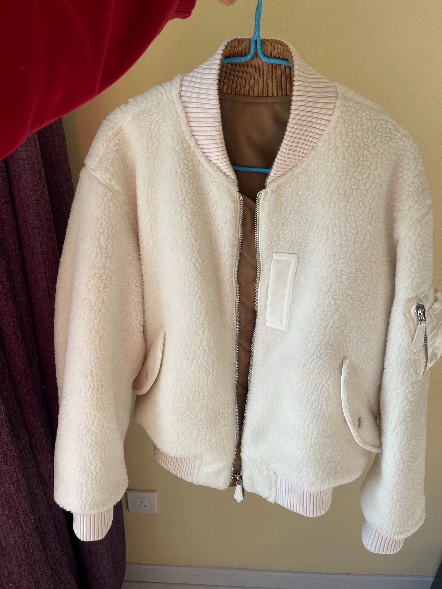 Burberry Burberry Bomber Jacket S (50) White Wool Embroidered Size US S / EU 44-46 / 1 - 1 Thumbnail