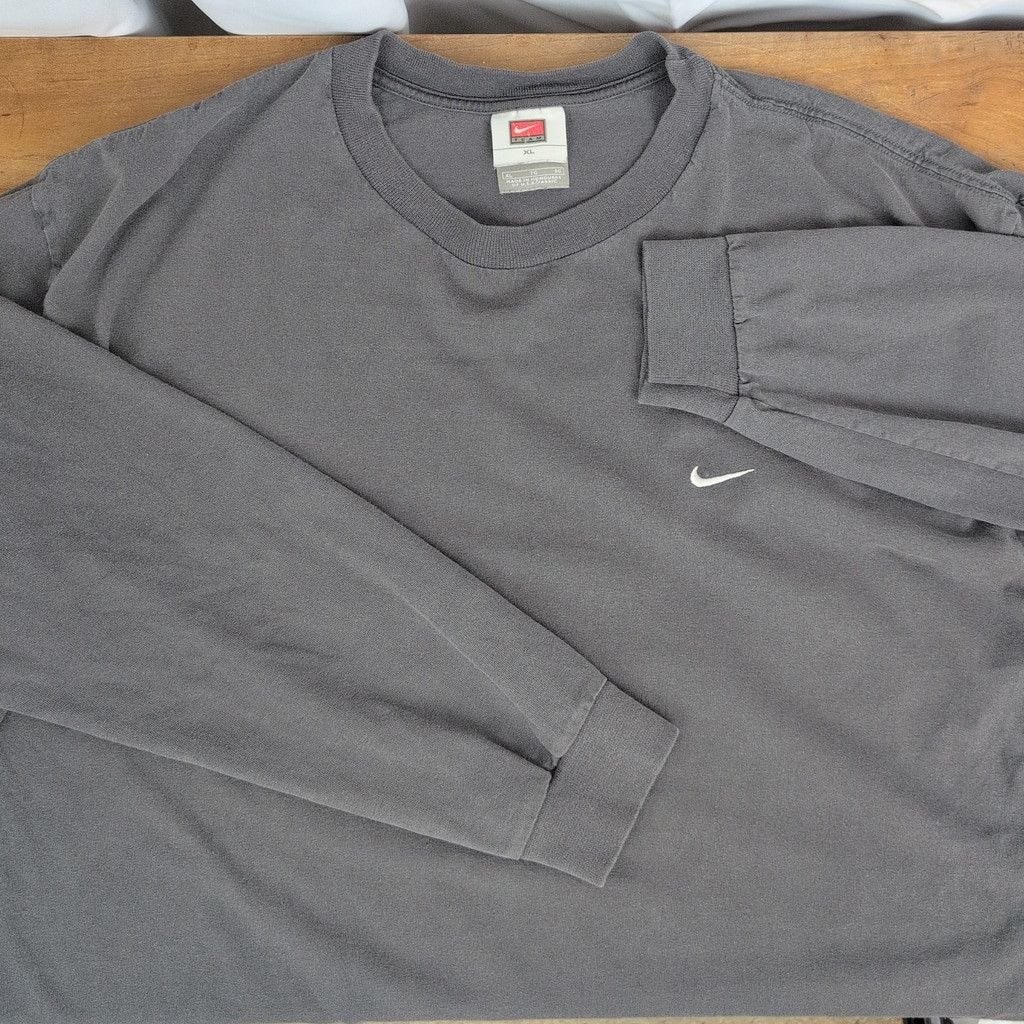 Nike × Vintage Vintage Nike Team Grey Long Sleeve T-Shirt XL Size US XL / EU 56 / 4 - 1 Thumbnail